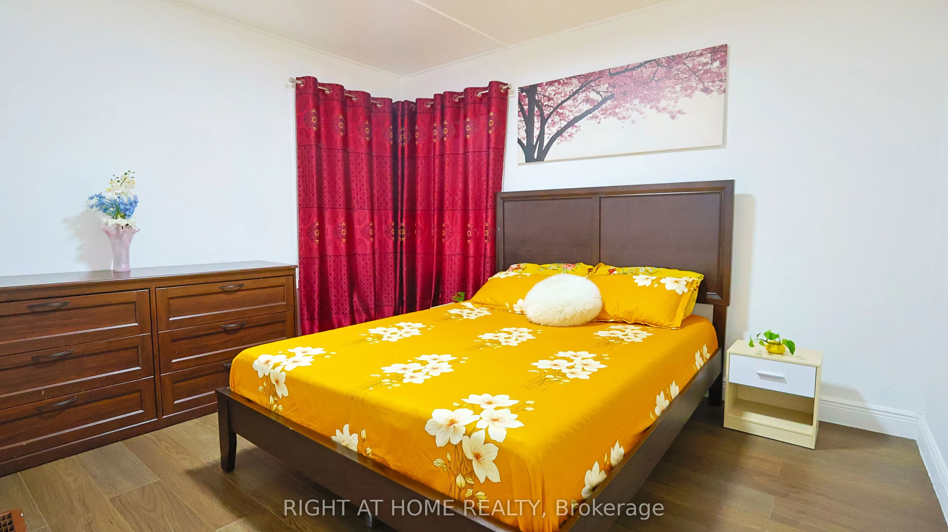 82 Normanhurst Avenue