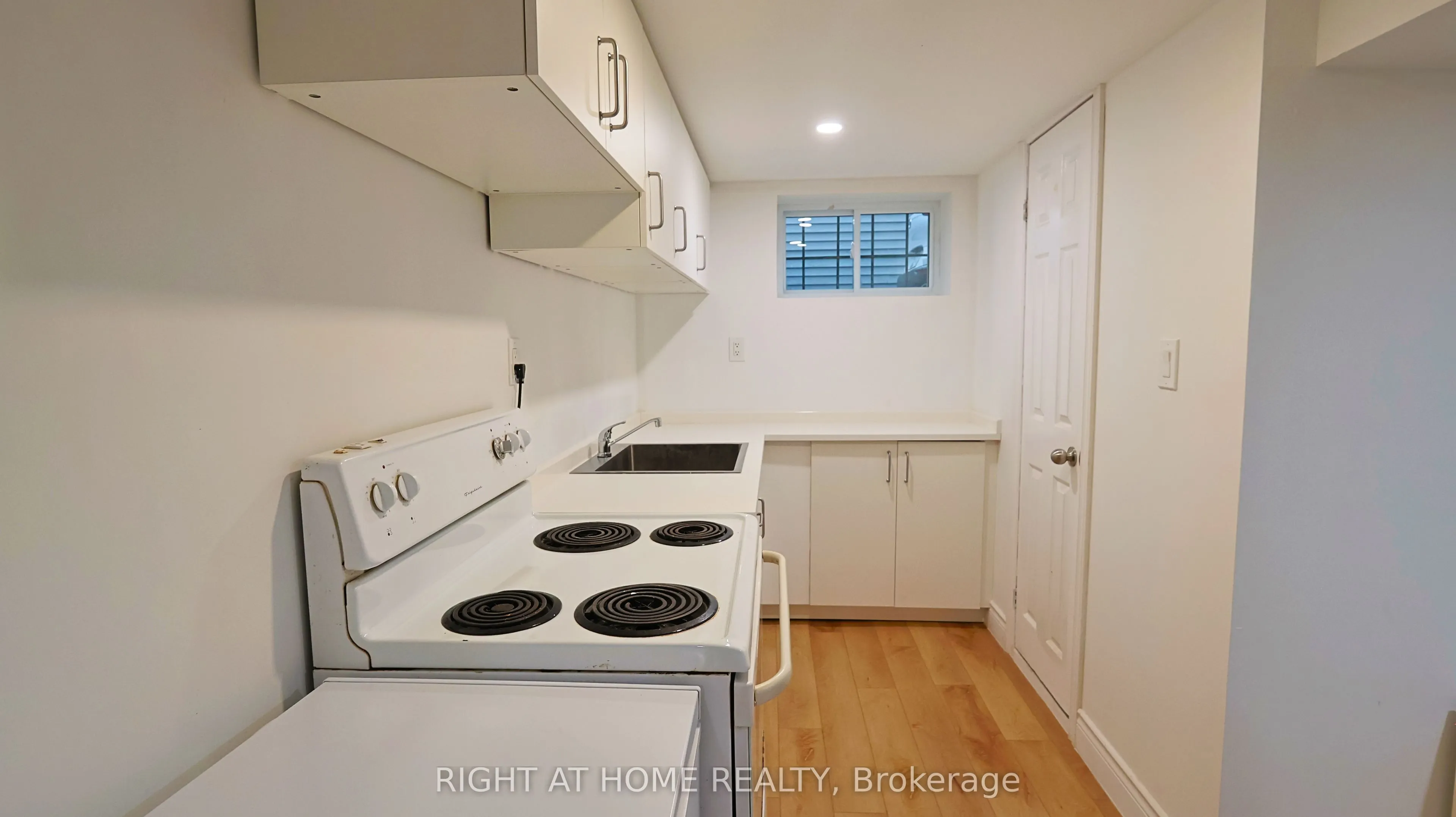 82 Normanhurst Avenue