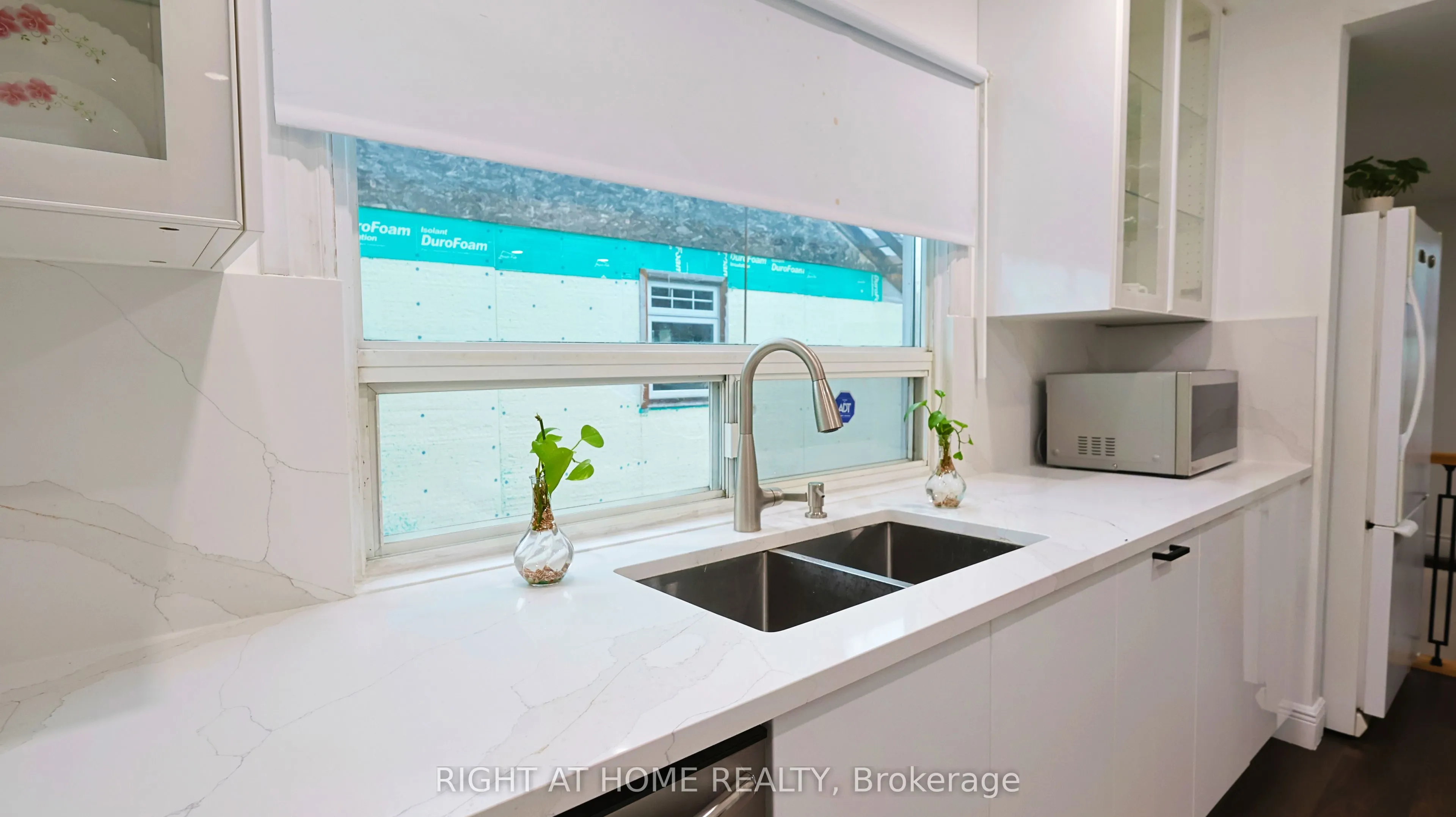 82 Normanhurst Avenue