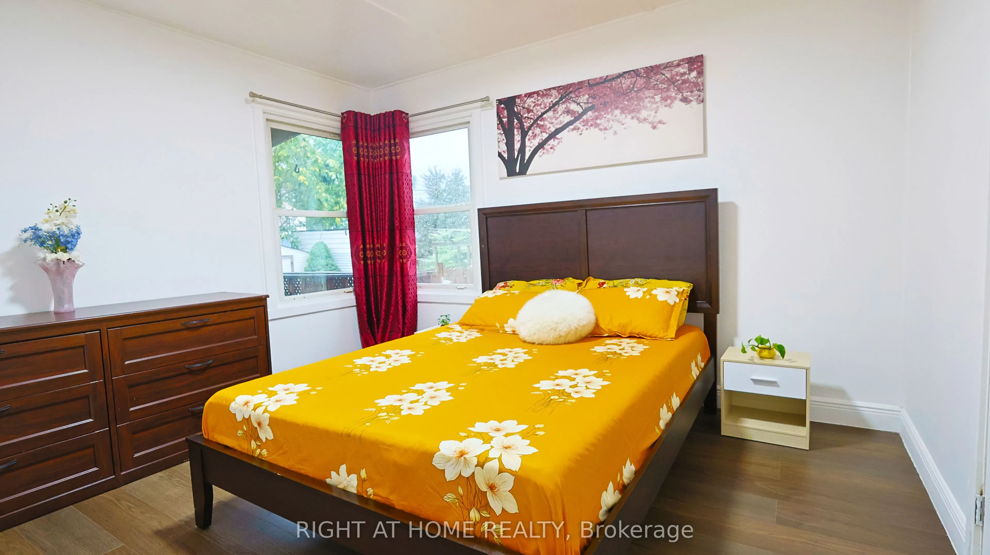 82 Normanhurst Avenue