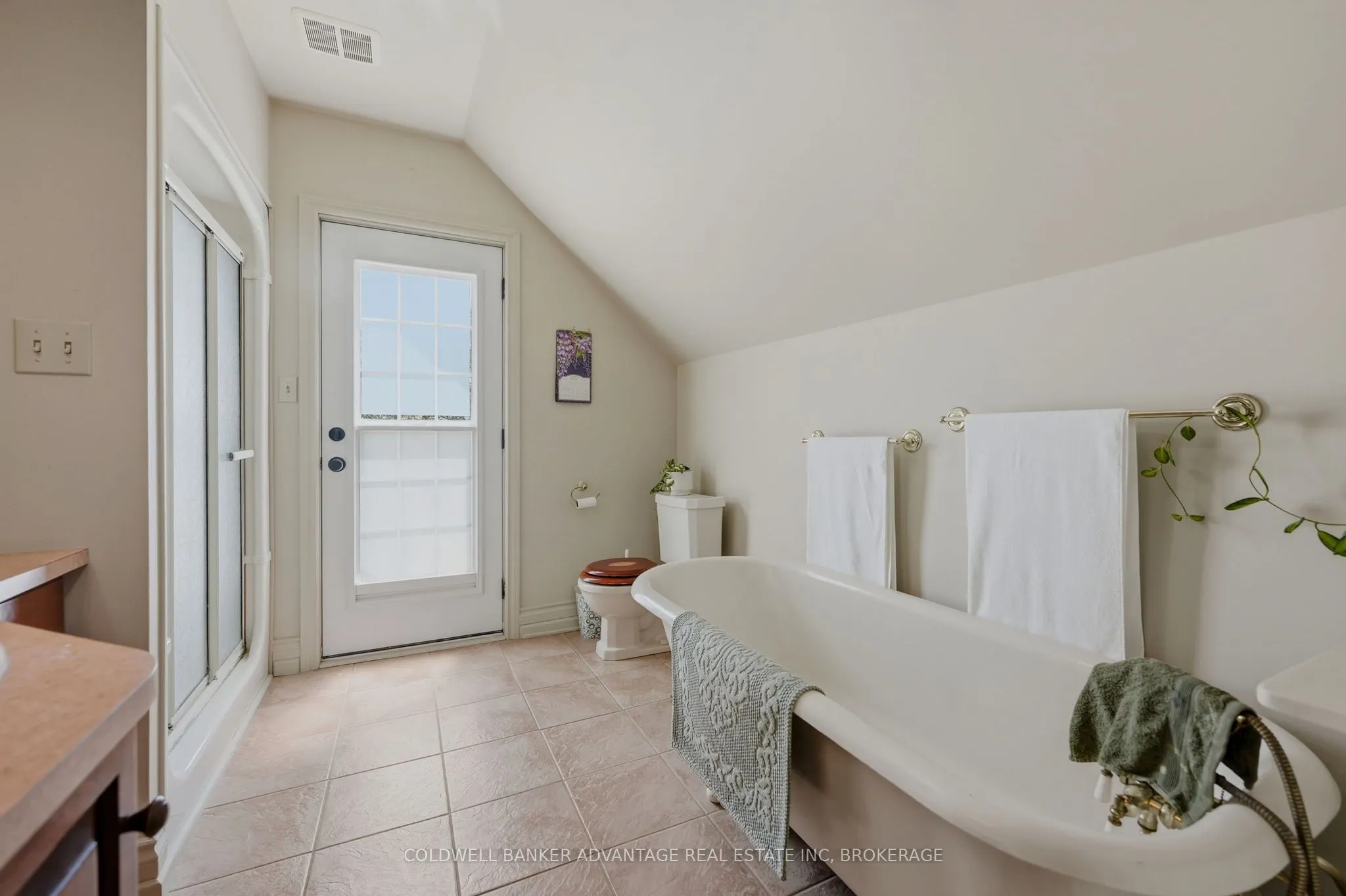 4698 Sandy Cove Drive