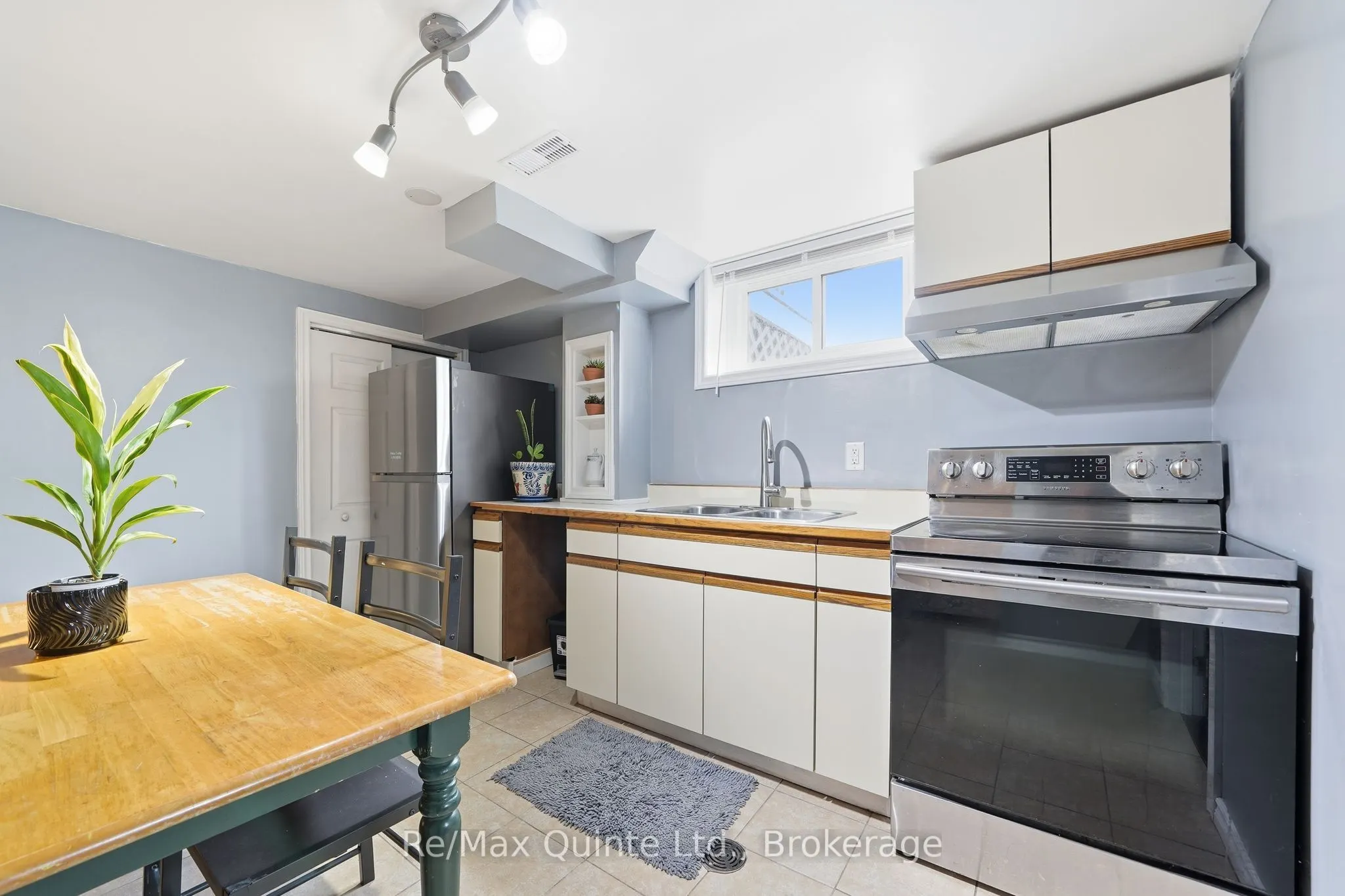 87 Orchard Drive