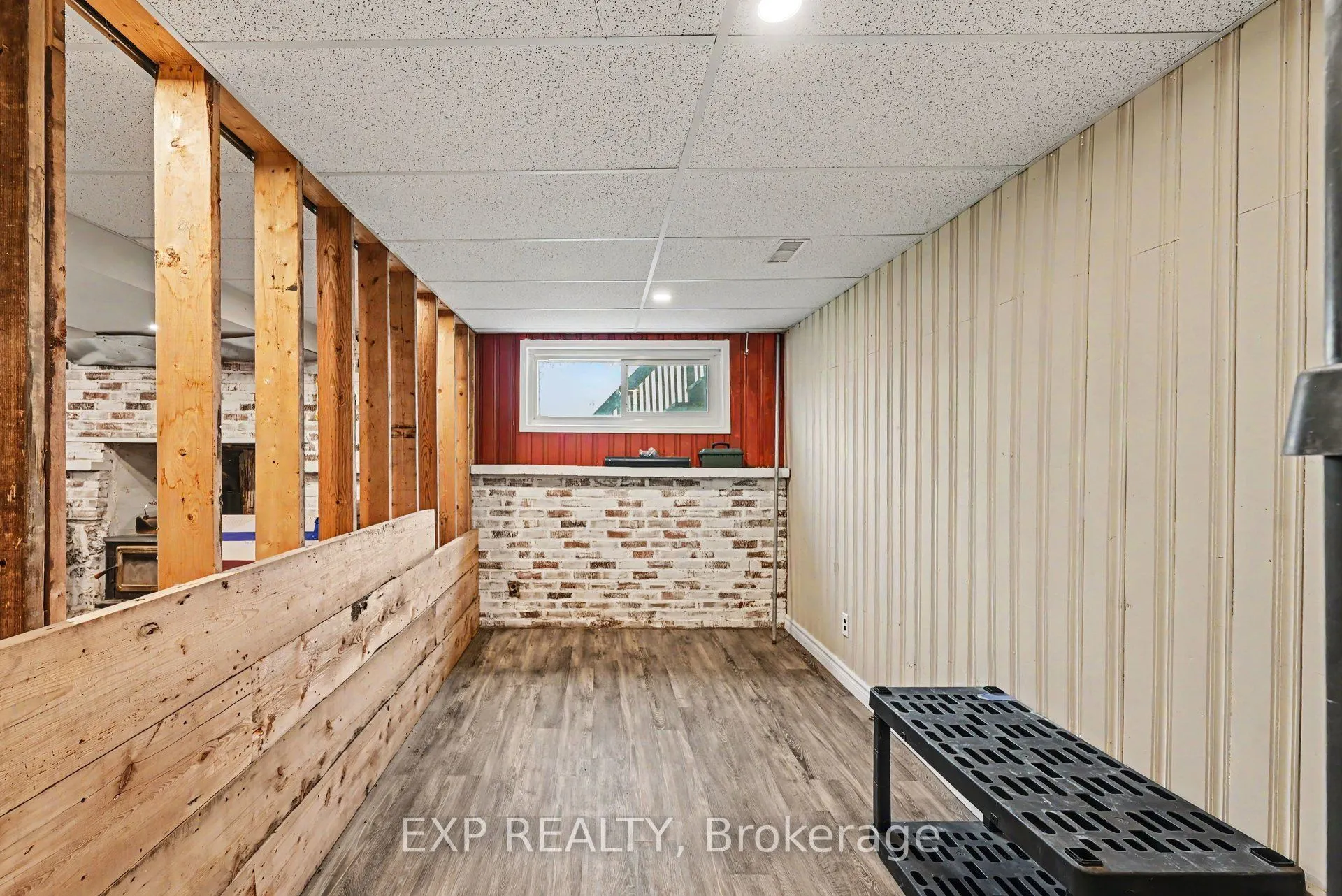 5233 3rd Line Road