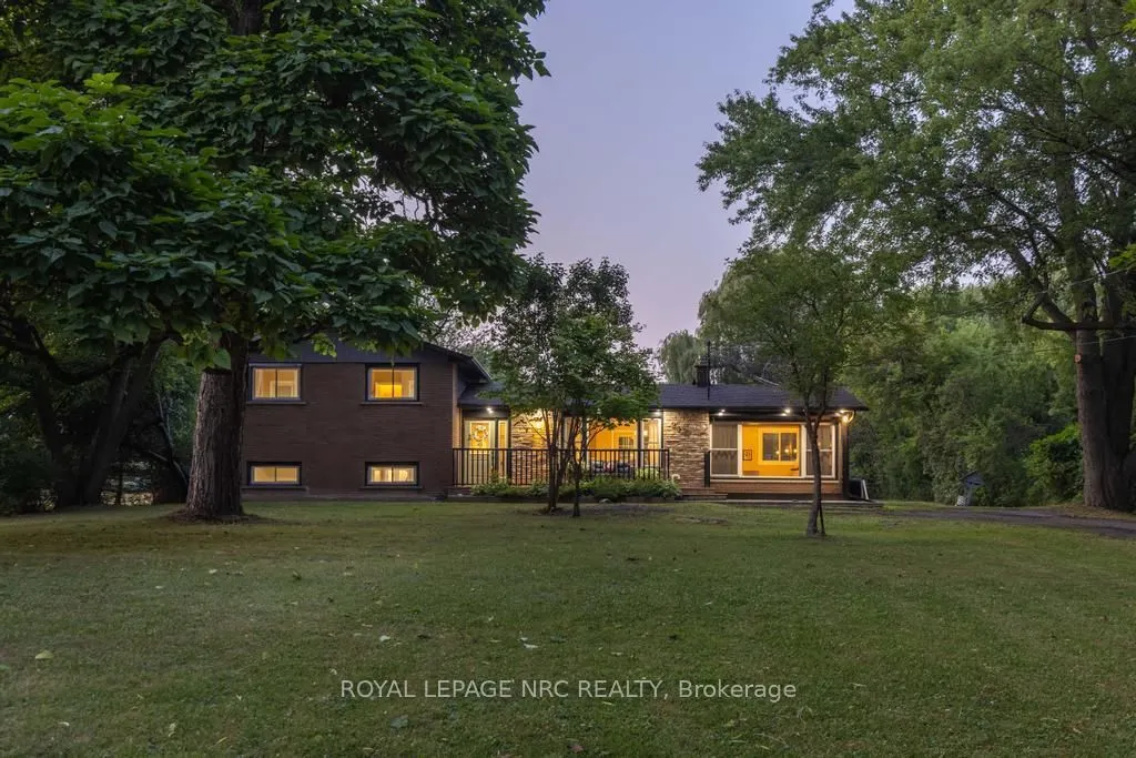 2432 Port Robinson Road
