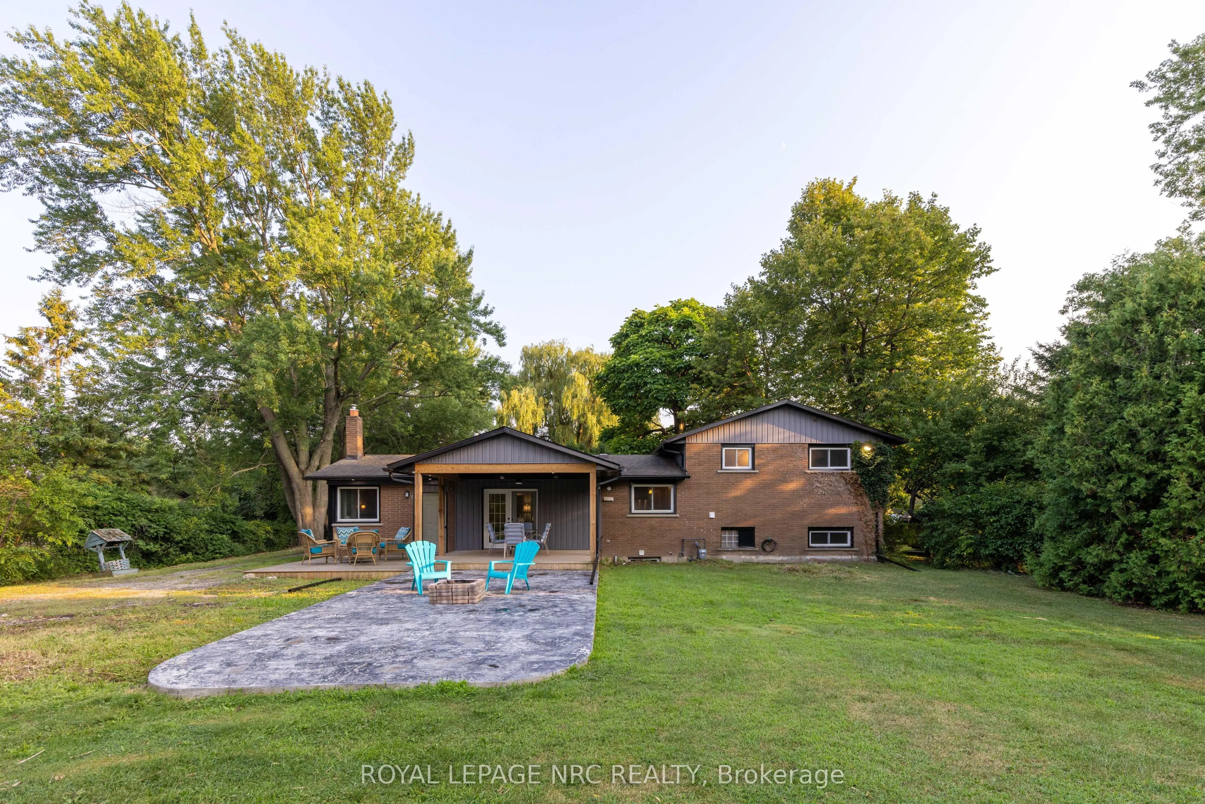 2432 Port Robinson Road