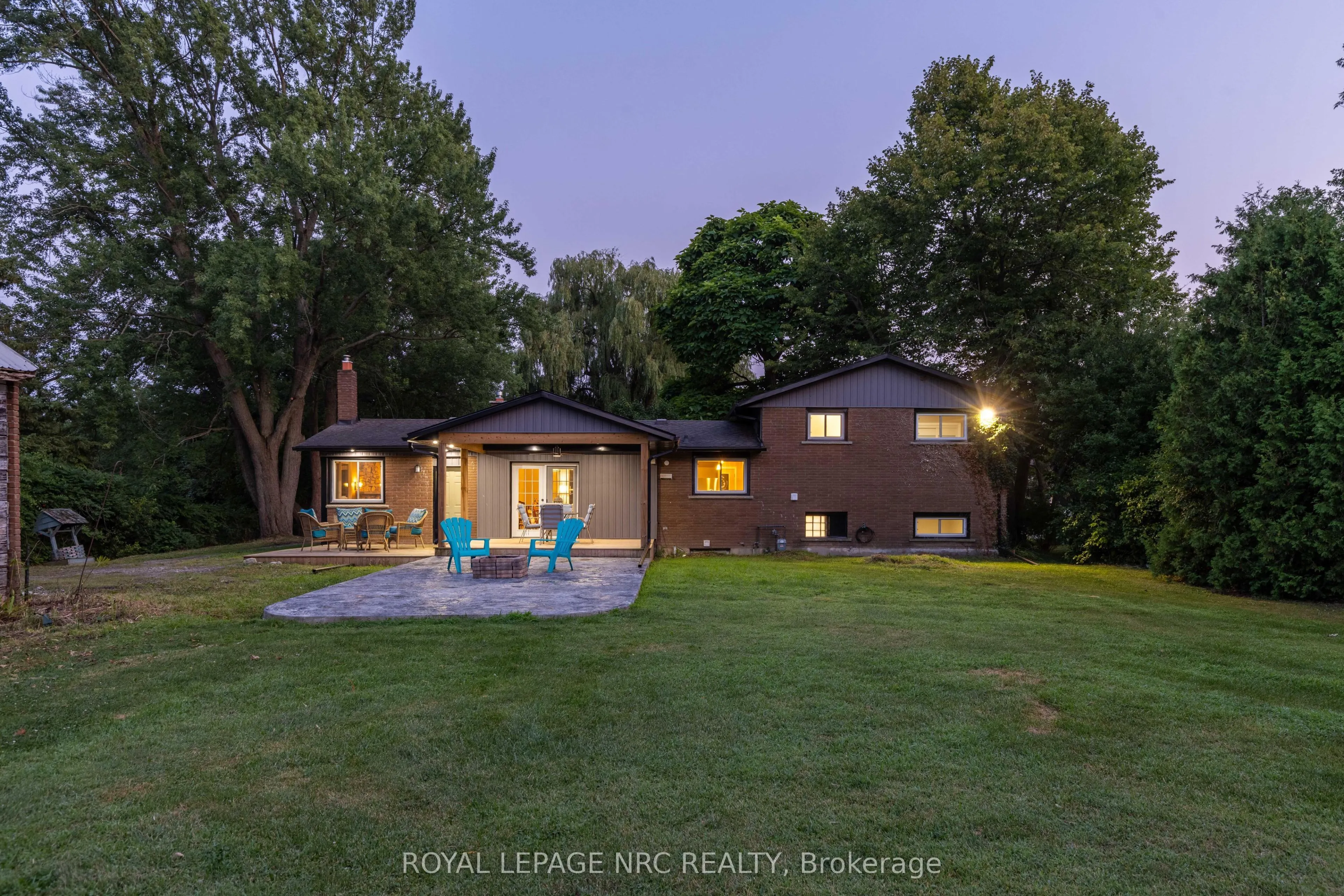 2432 Port Robinson Road