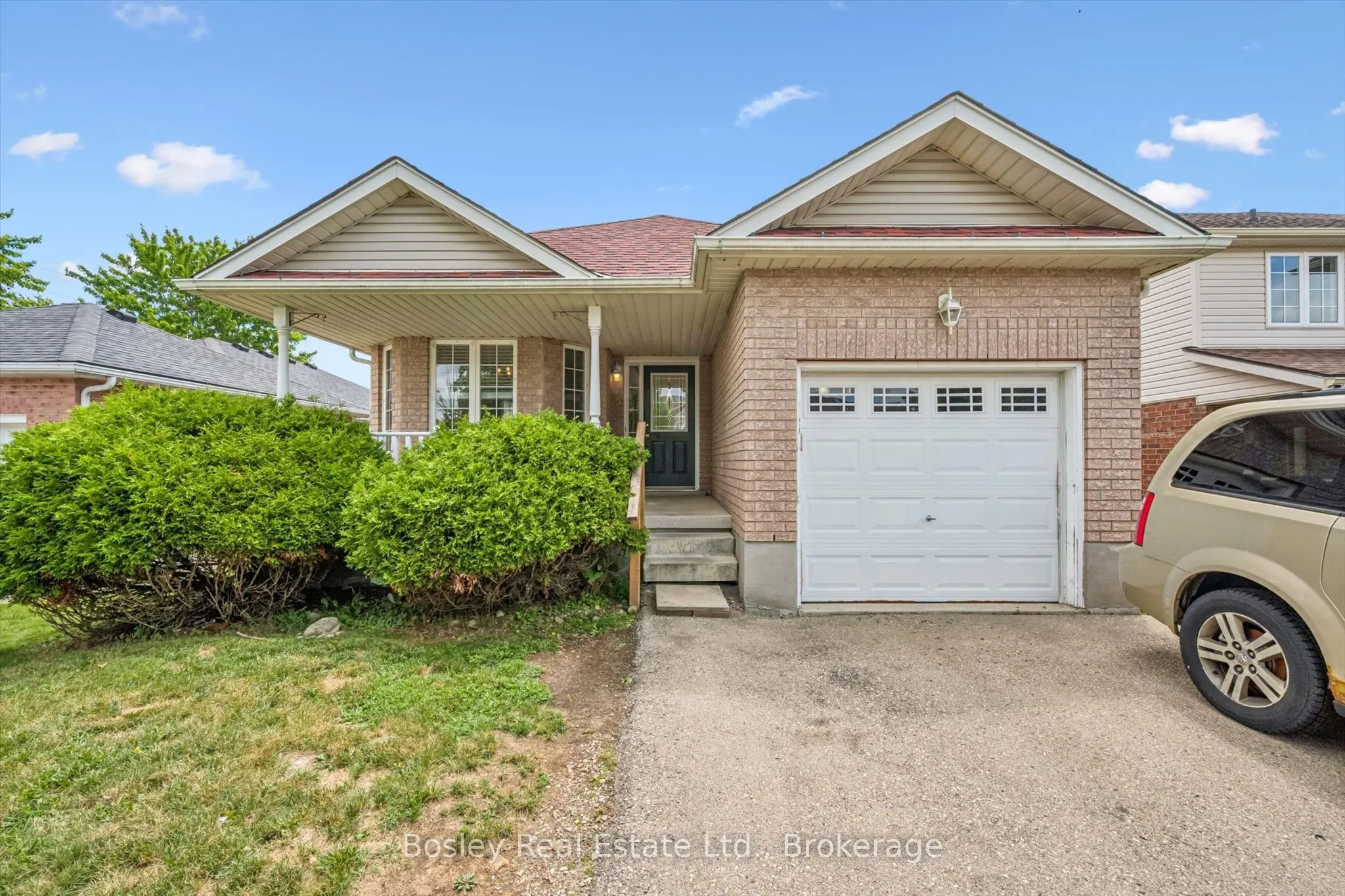 4 Hayward Crescent