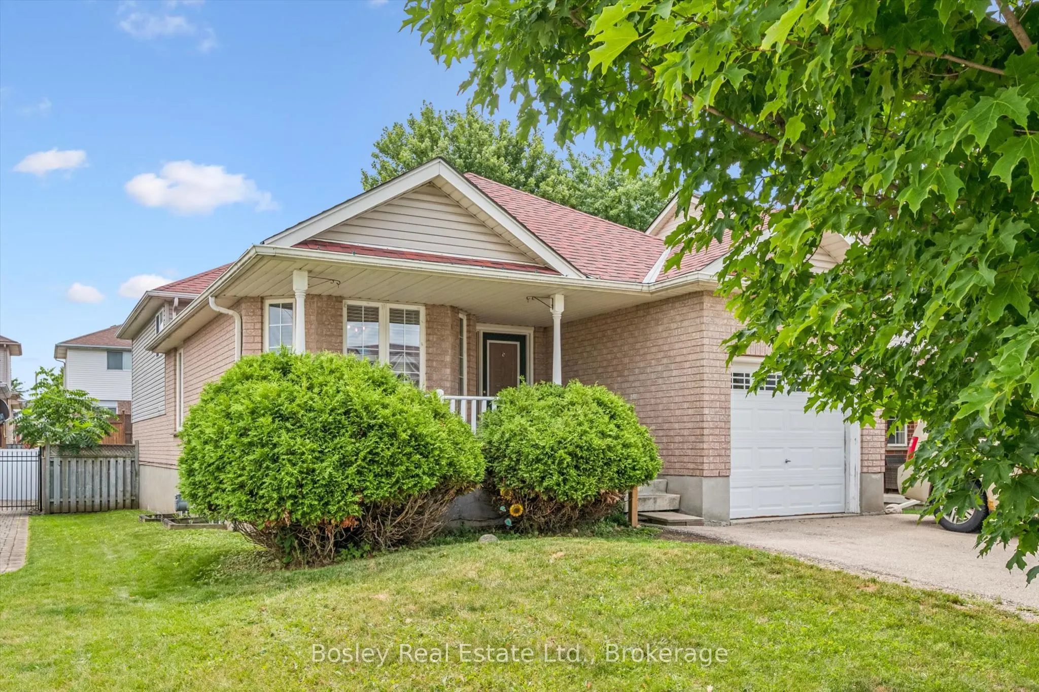 4 Hayward Crescent