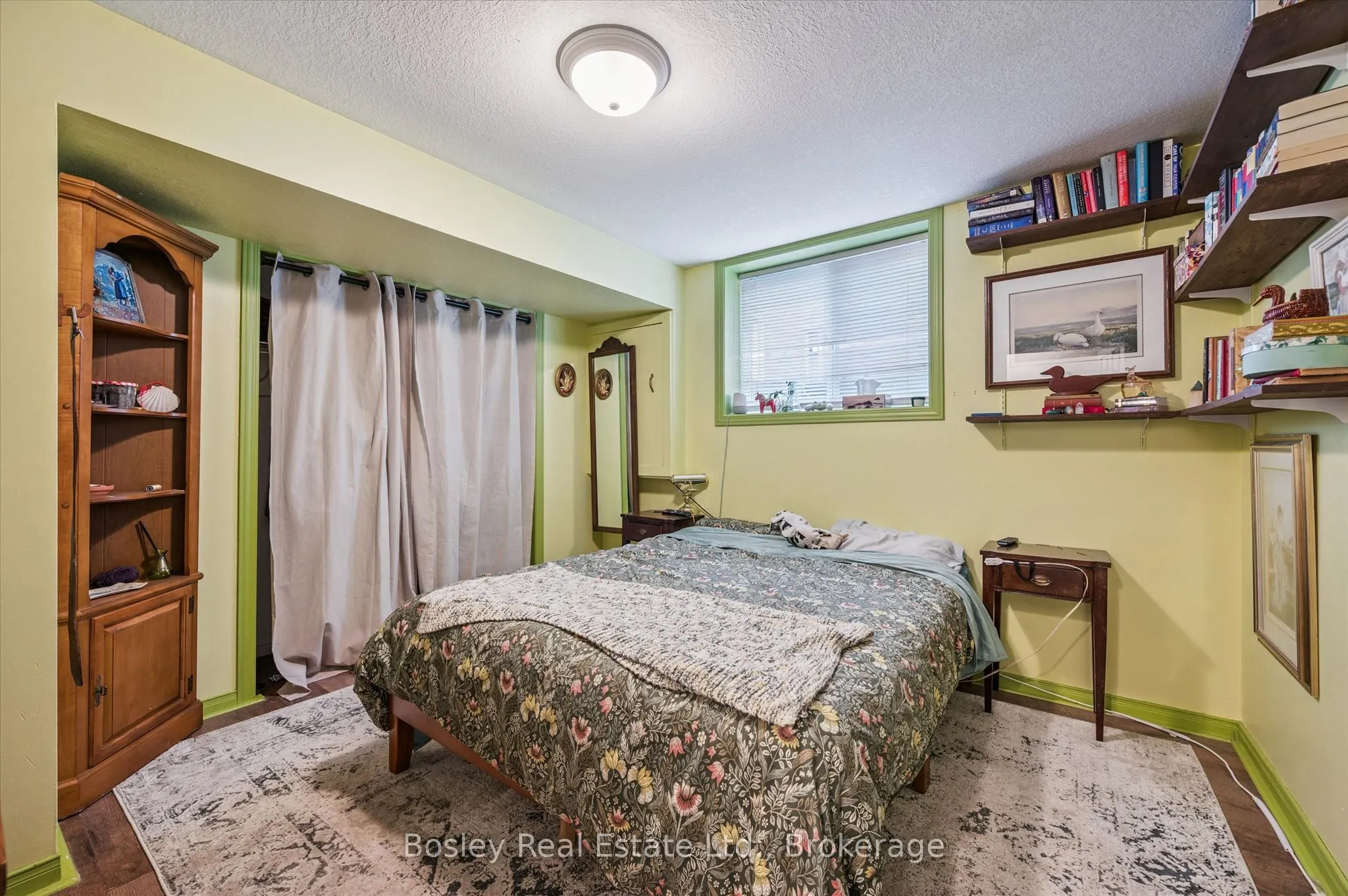 4 Hayward Crescent