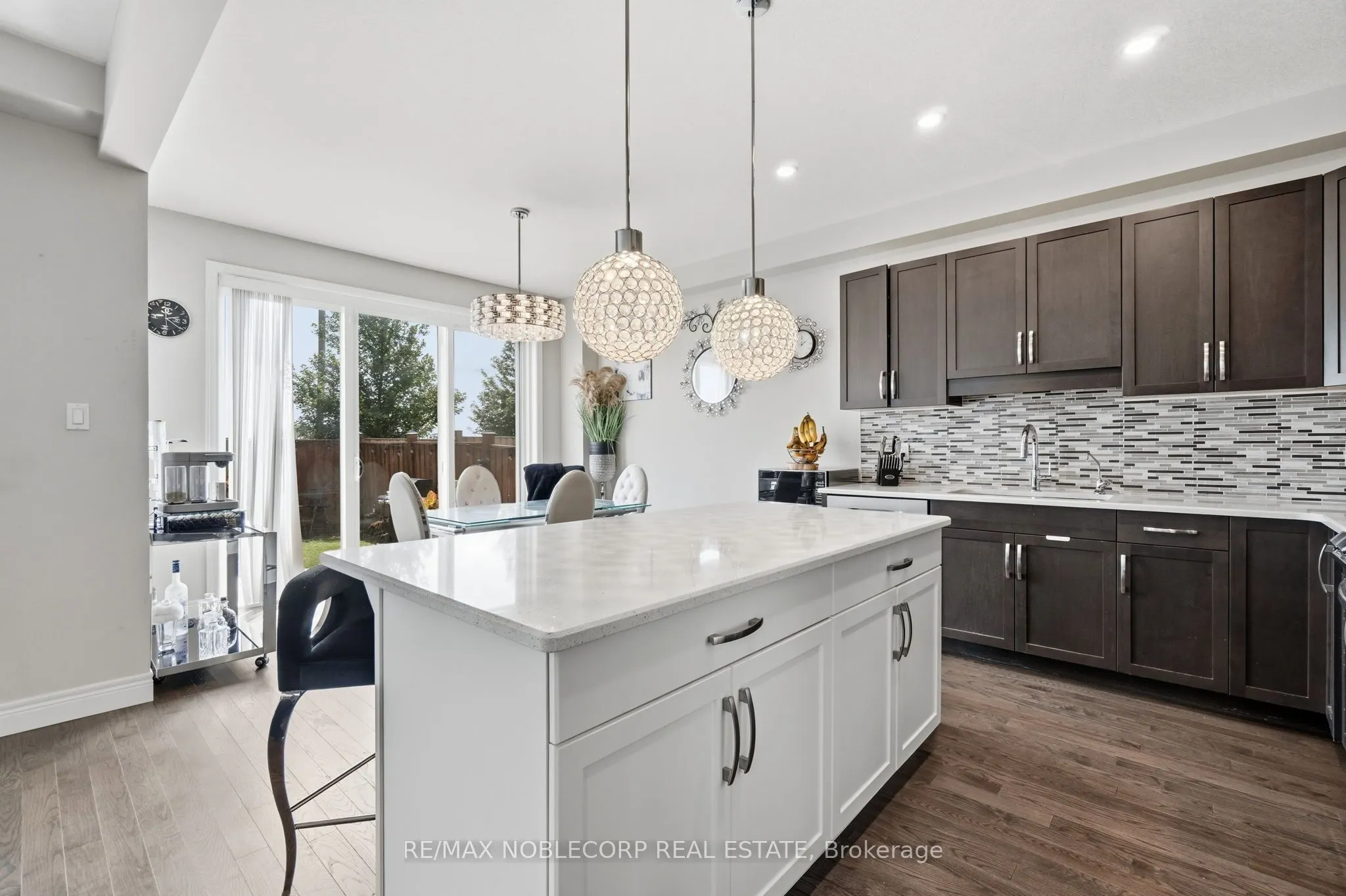 2 Sparrow Crescent