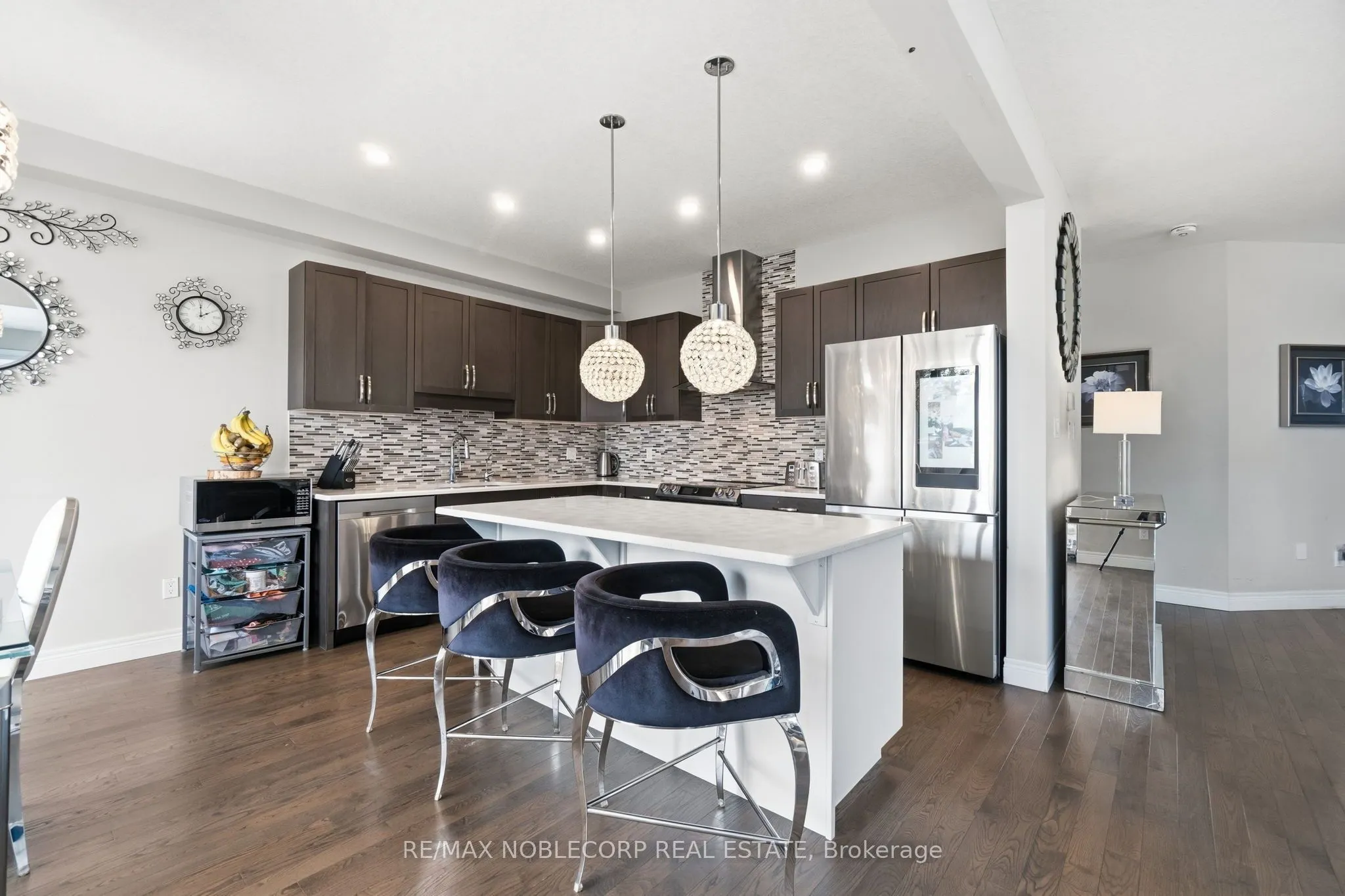 2 Sparrow Crescent