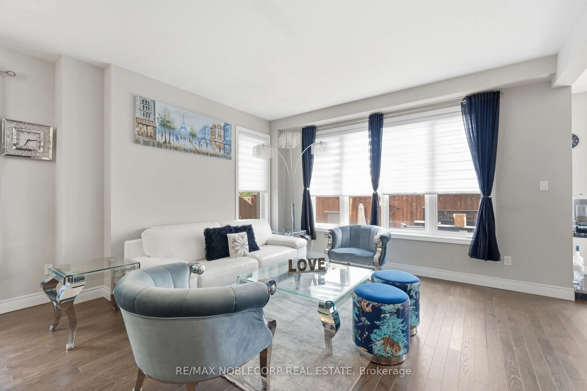 2 Sparrow Crescent