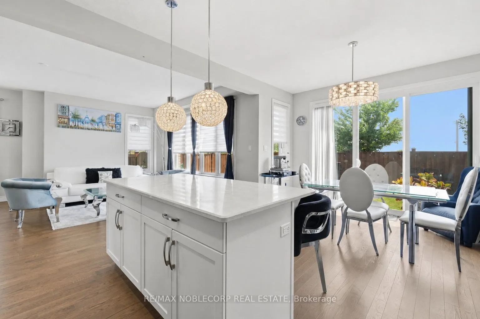 2 Sparrow Crescent
