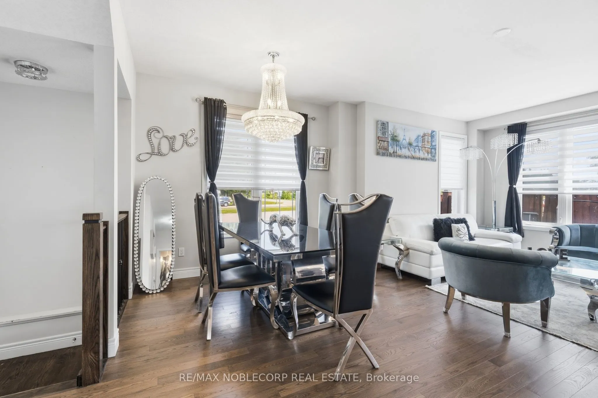 2 Sparrow Crescent