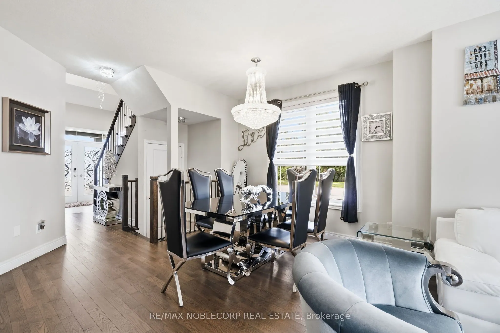 2 Sparrow Crescent