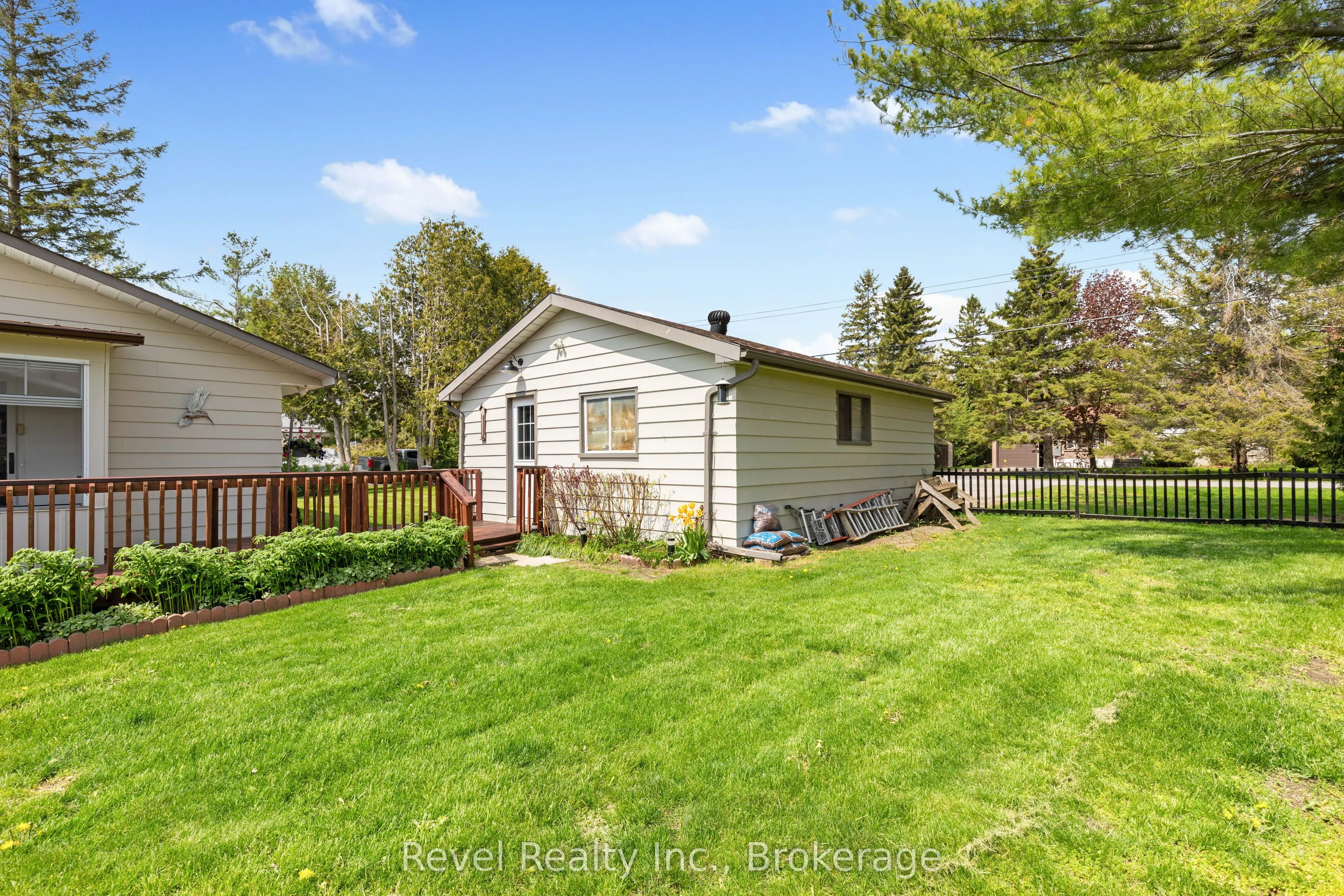 133 Victoria Drive E