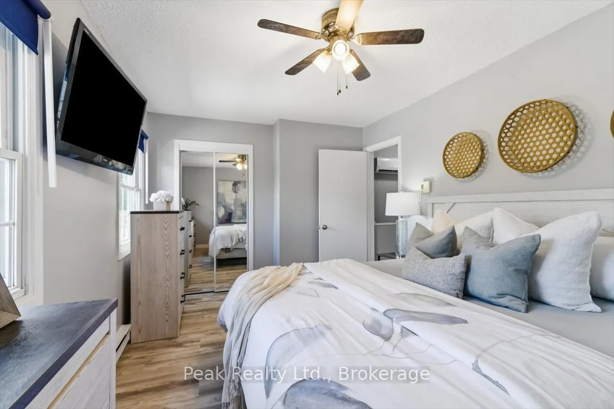 1673 Applewood Crescent