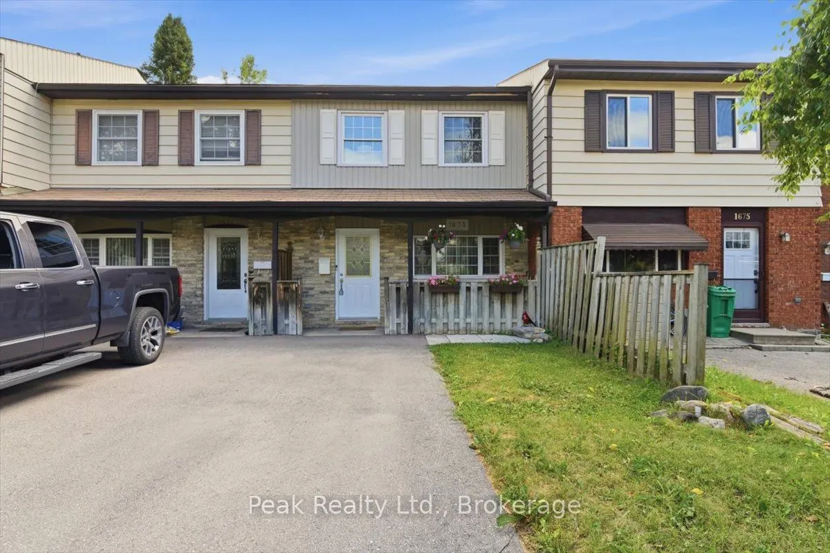 1673 Applewood Crescent