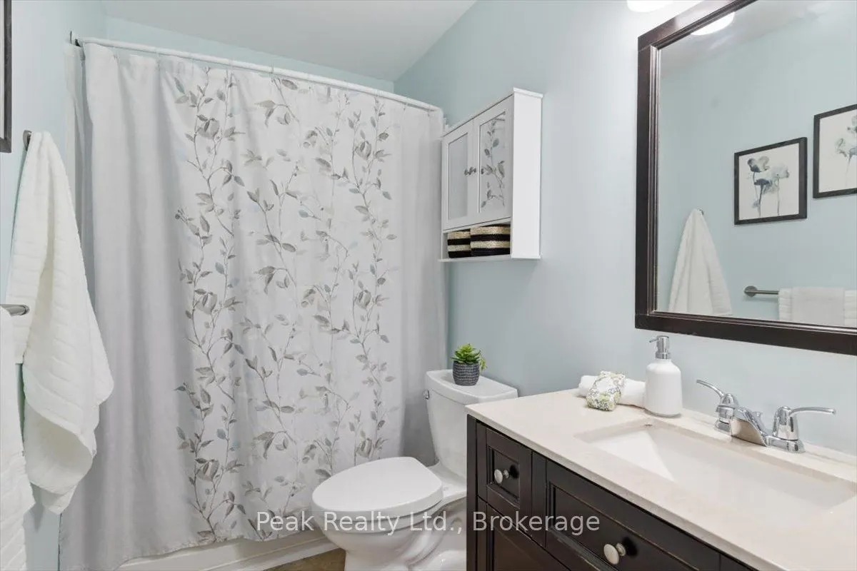 1673 Applewood Crescent