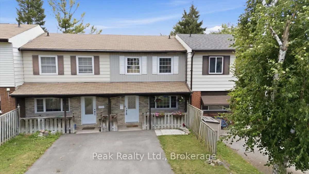 1673 Applewood Crescent