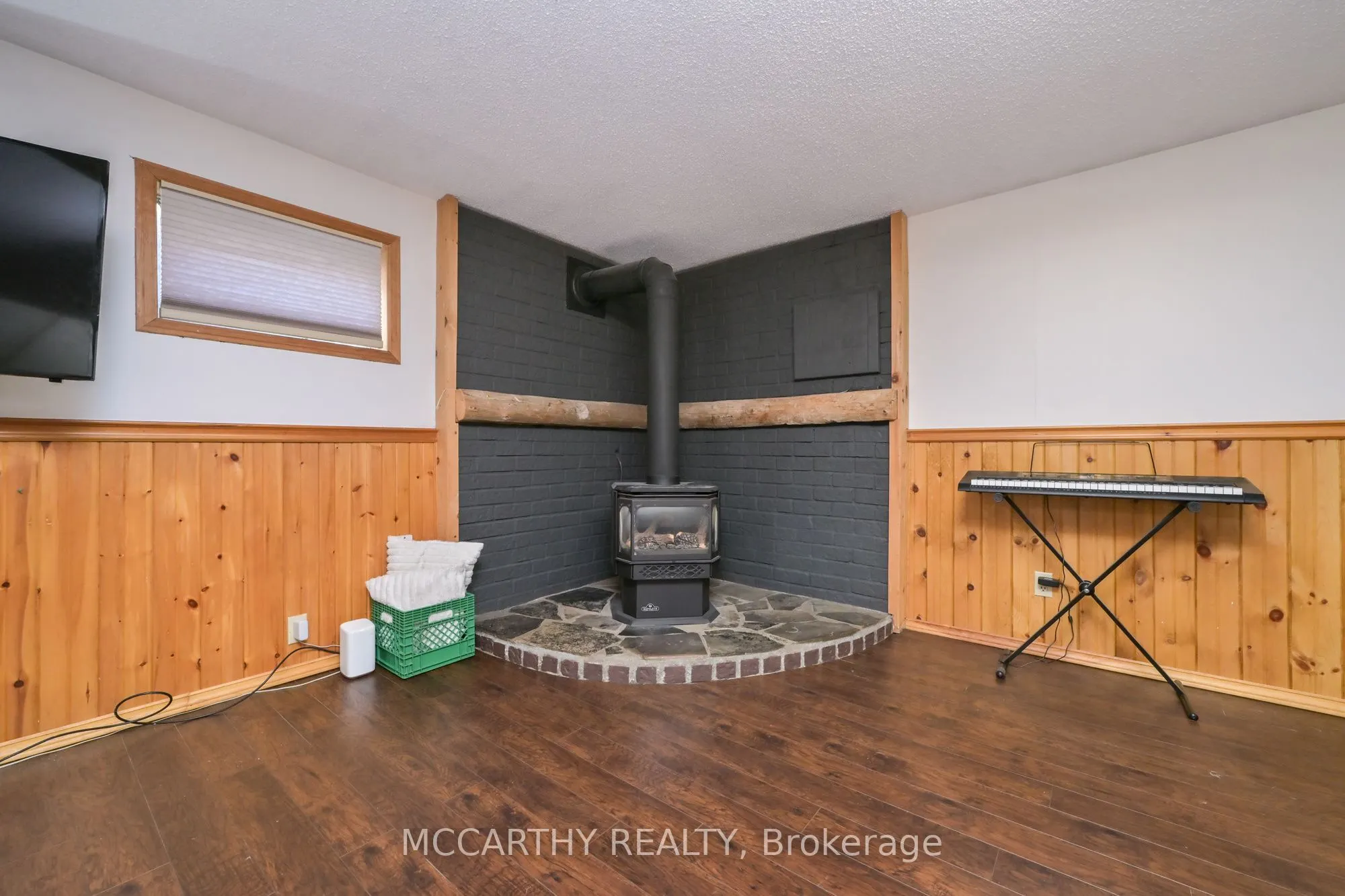 358 JELLY Street S