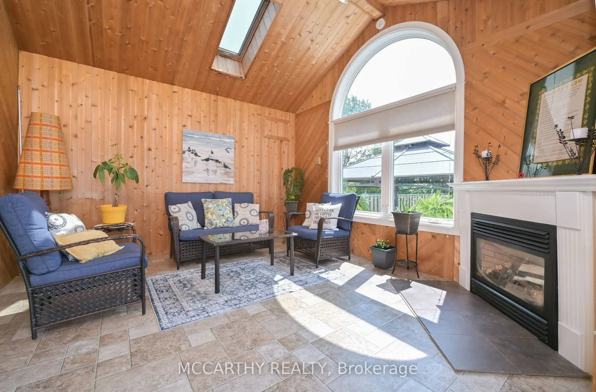 358 JELLY Street S