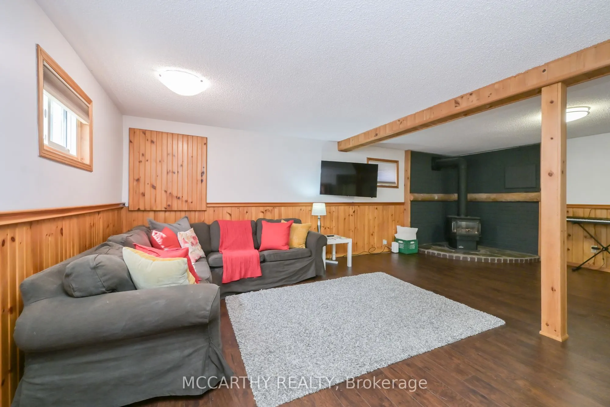 358 JELLY Street S