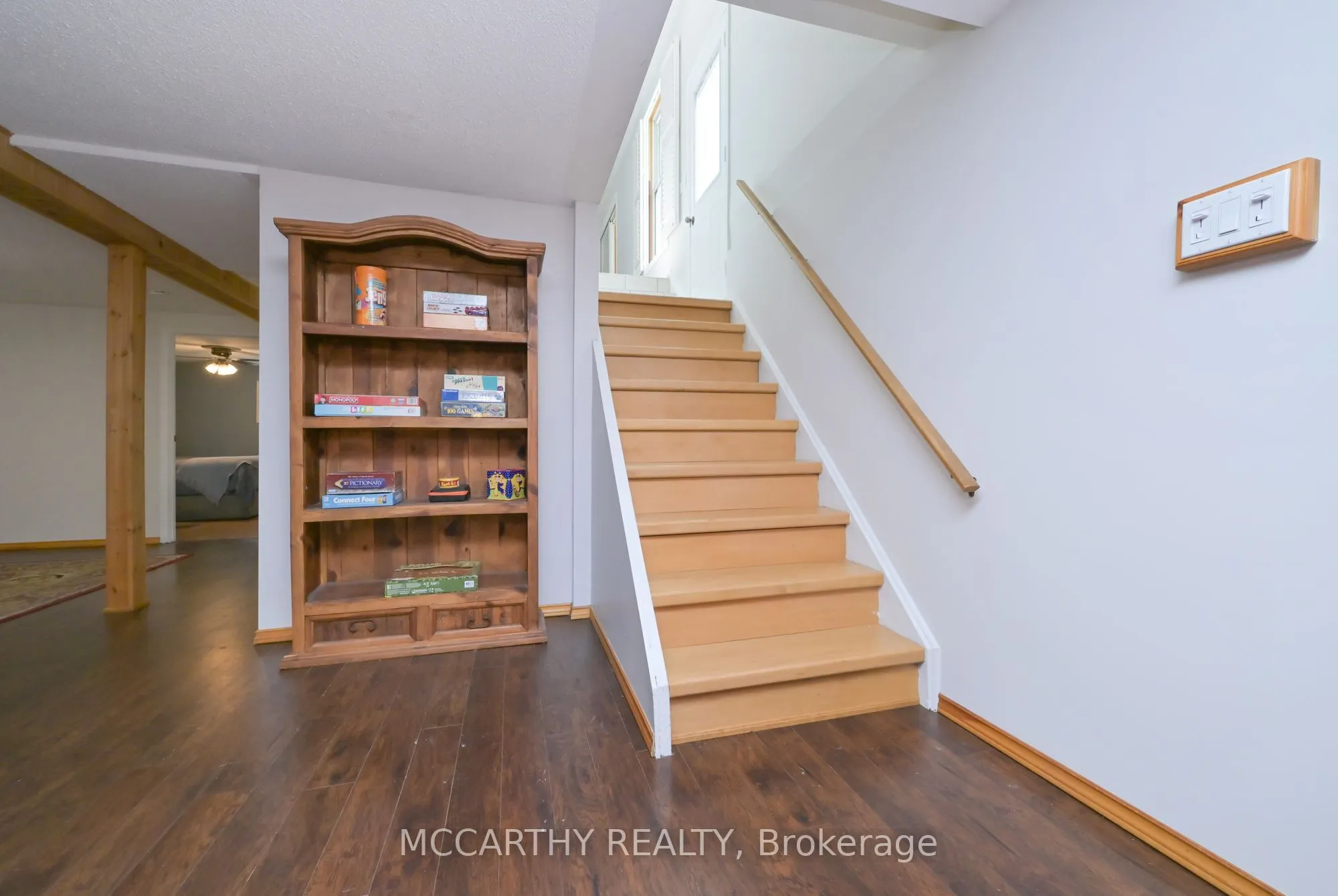 358 JELLY Street S