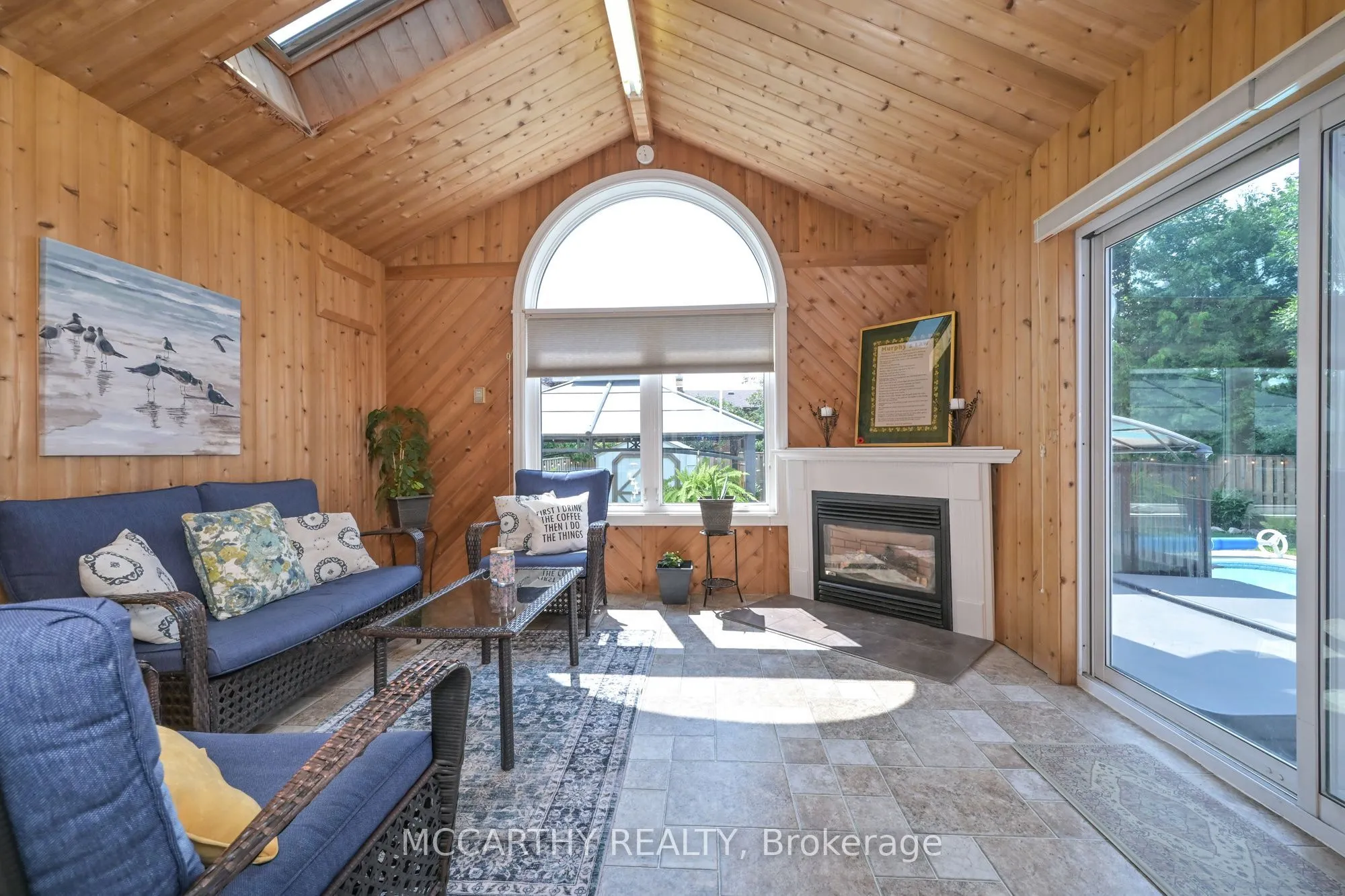 358 JELLY Street S
