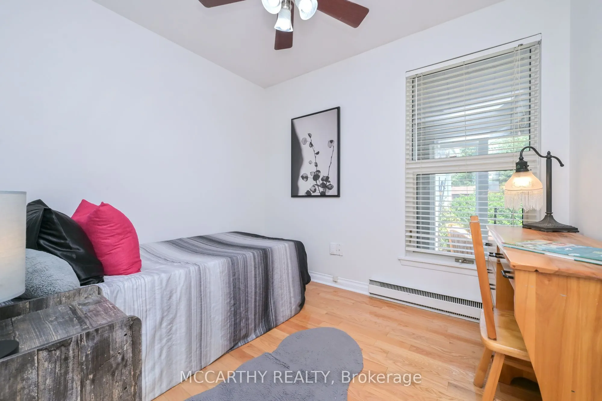358 JELLY Street S
