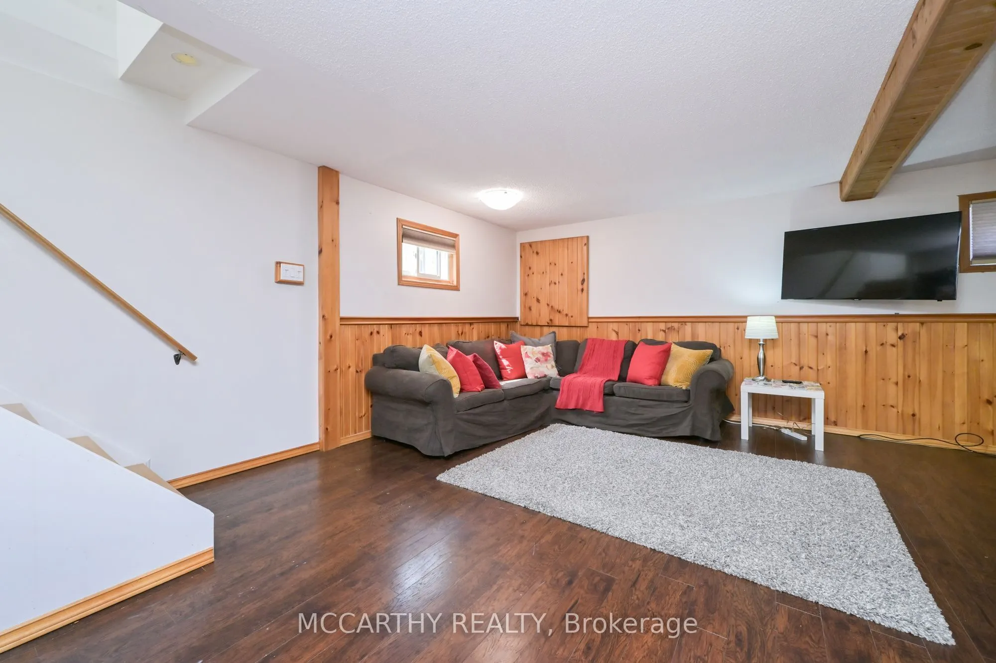 358 JELLY Street S