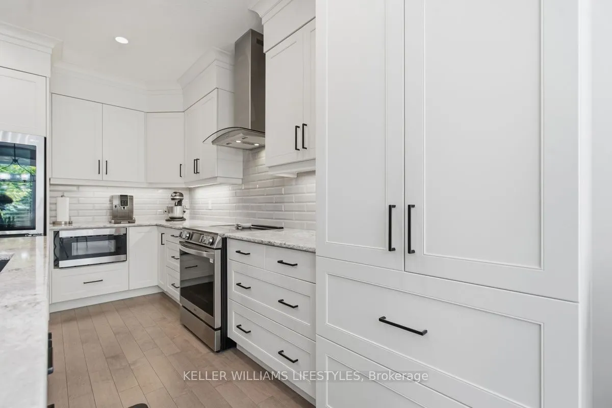 2290 Torrey Pines Way #3