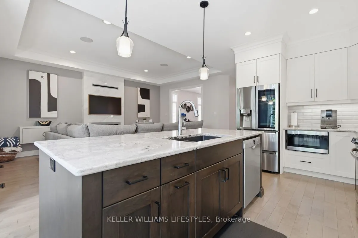 2290 Torrey Pines Way #3