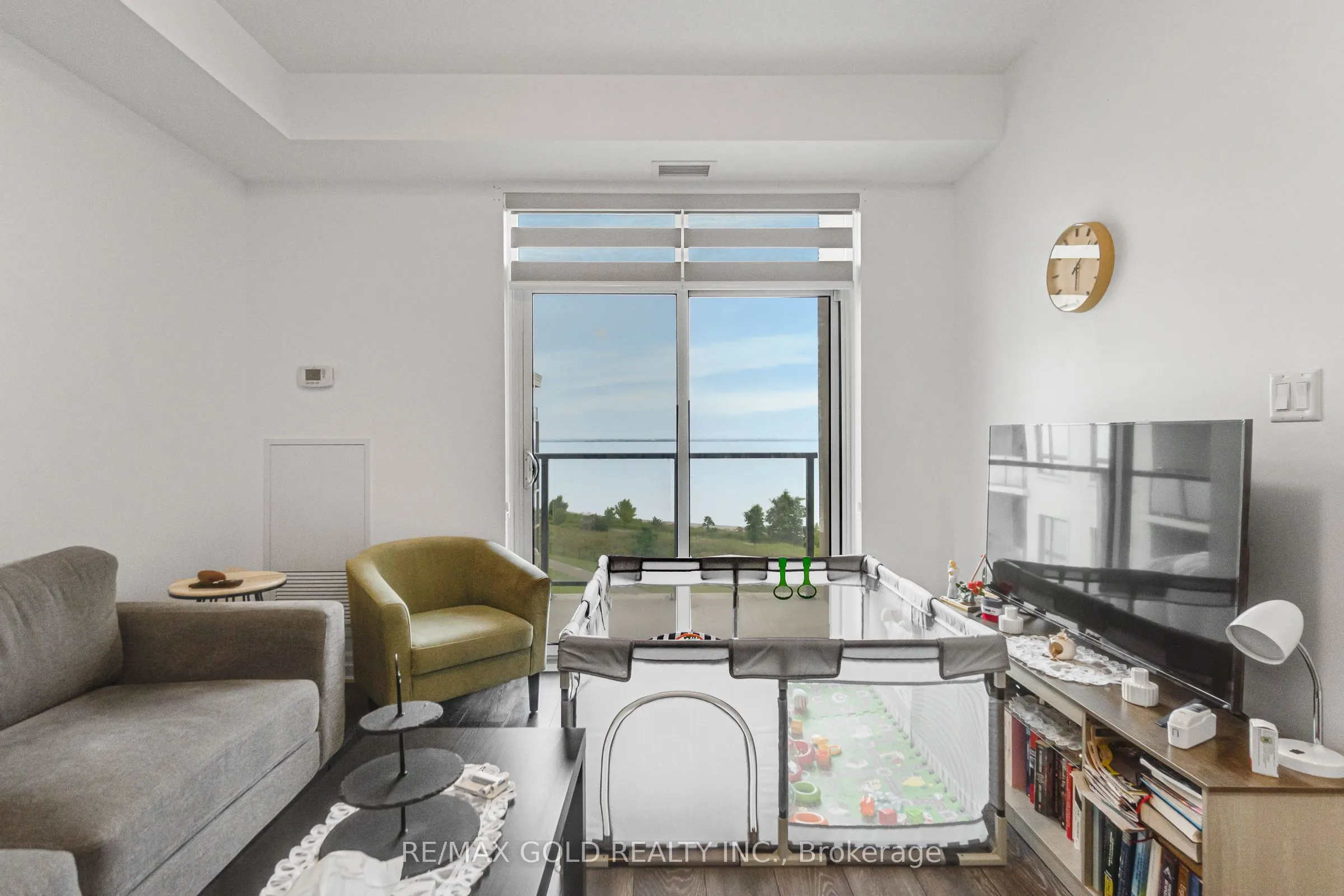 101 Shoreview Place #502