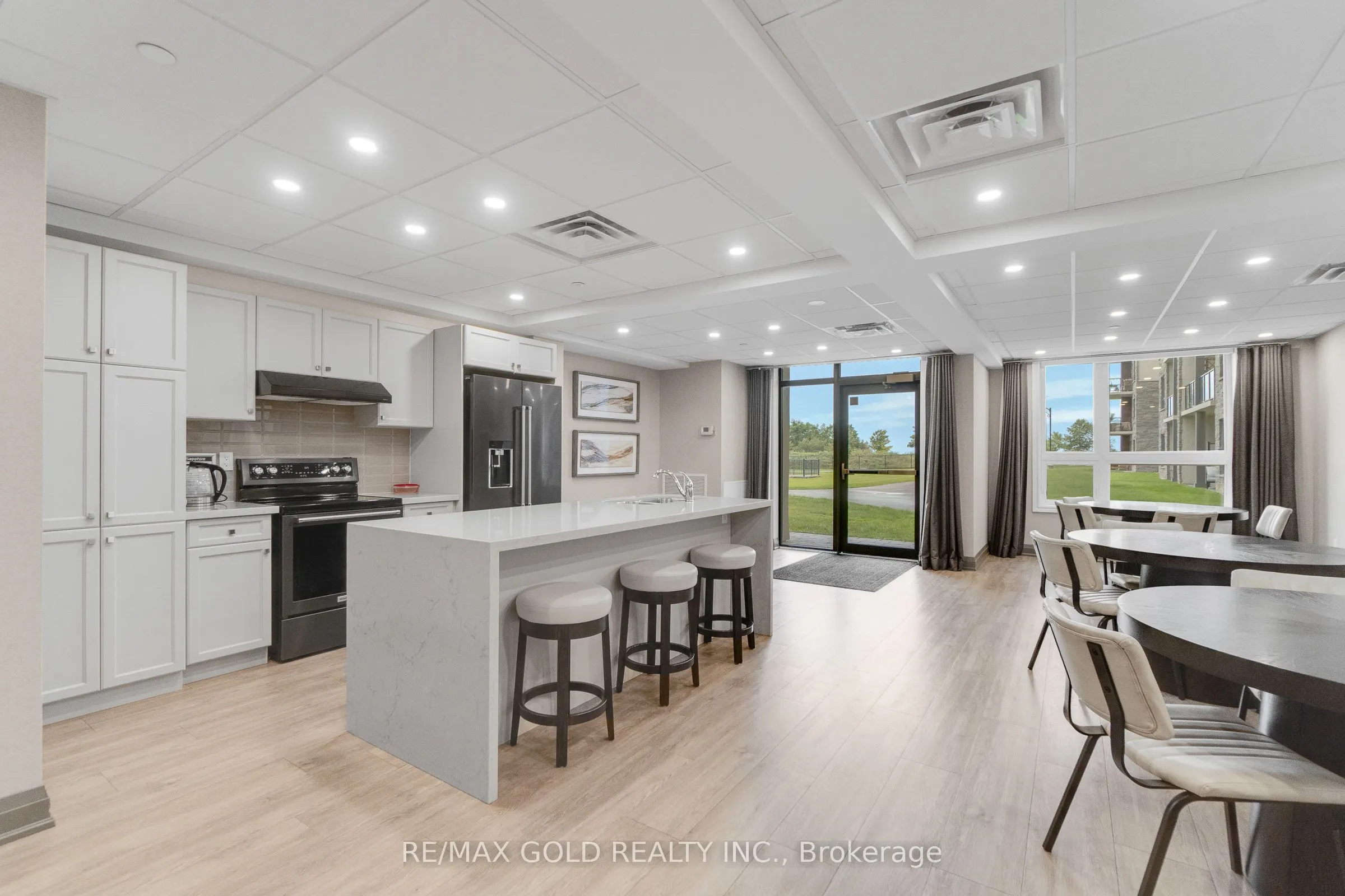 101 Shoreview Place #502