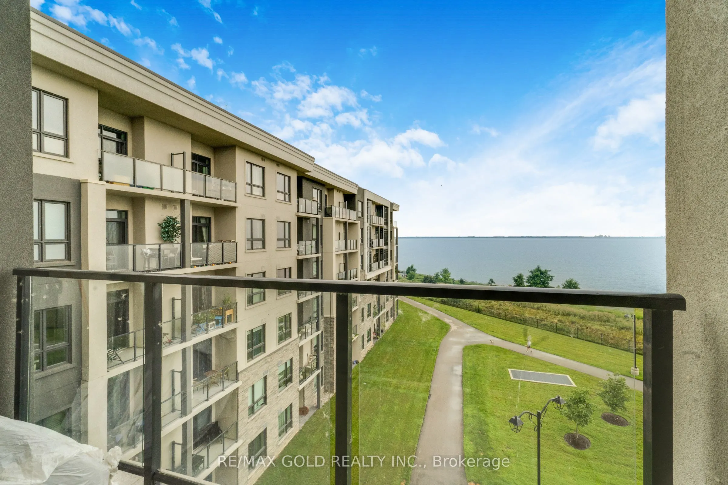 101 Shoreview Place #502