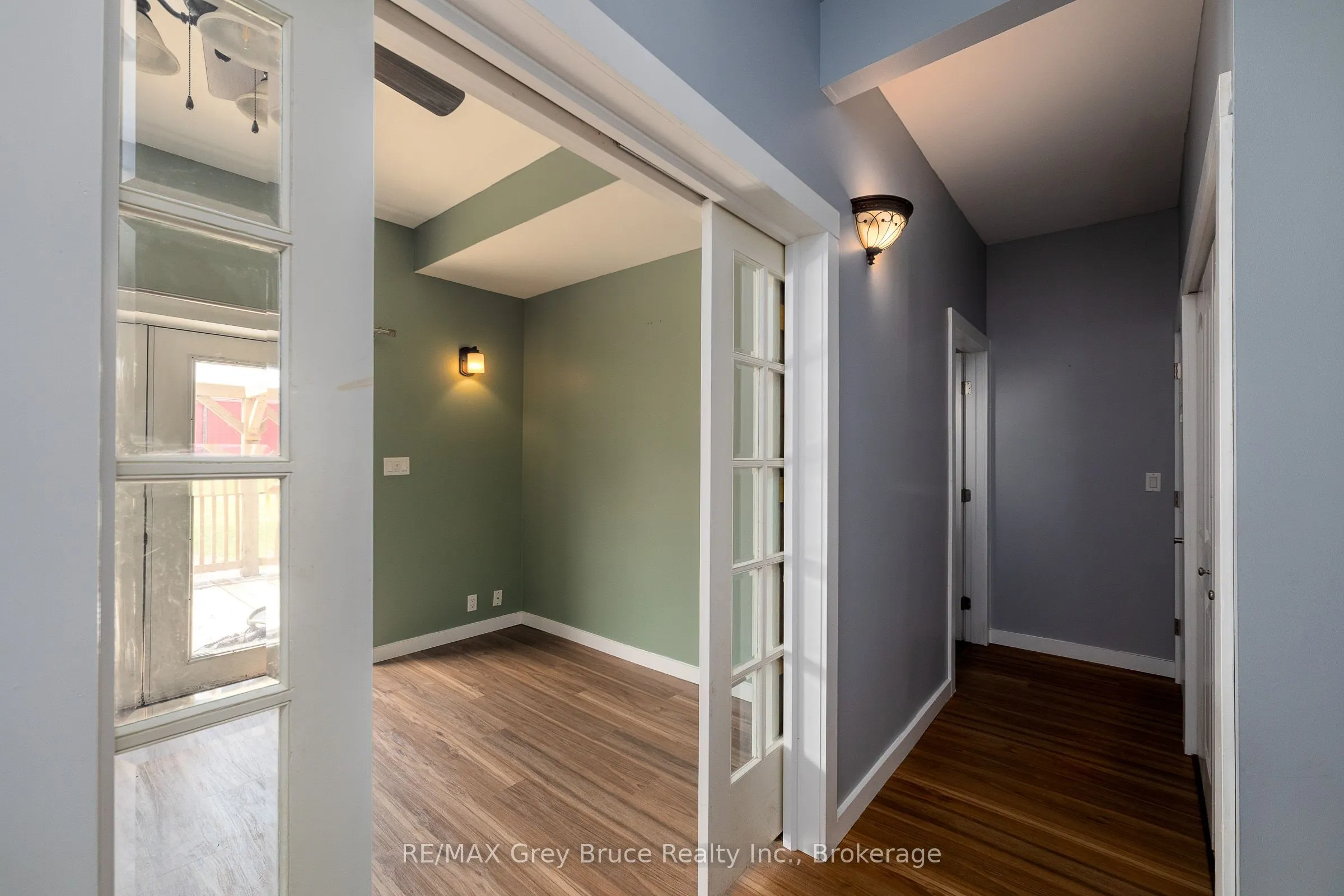 74 Yonge Street S