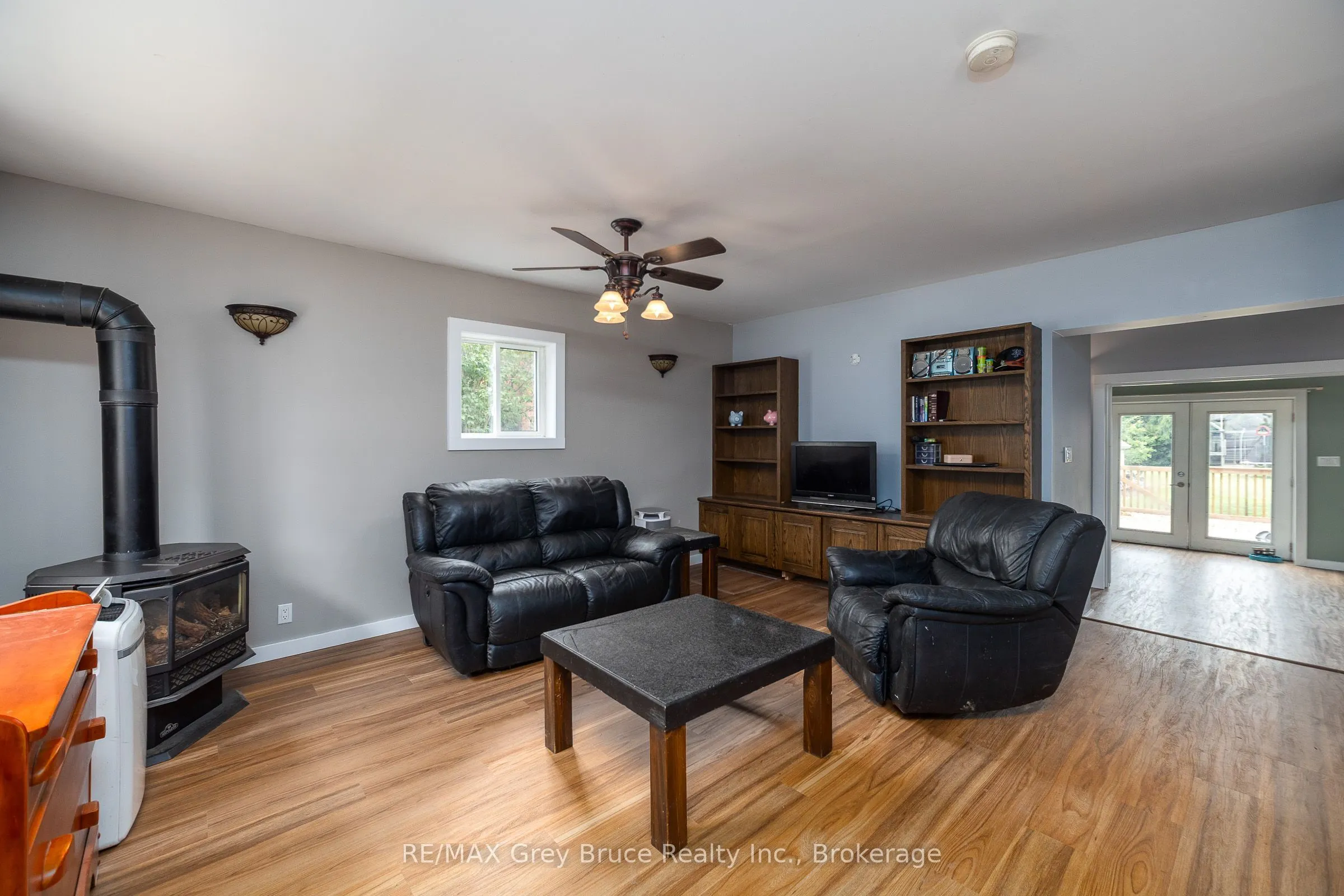 74 Yonge Street S