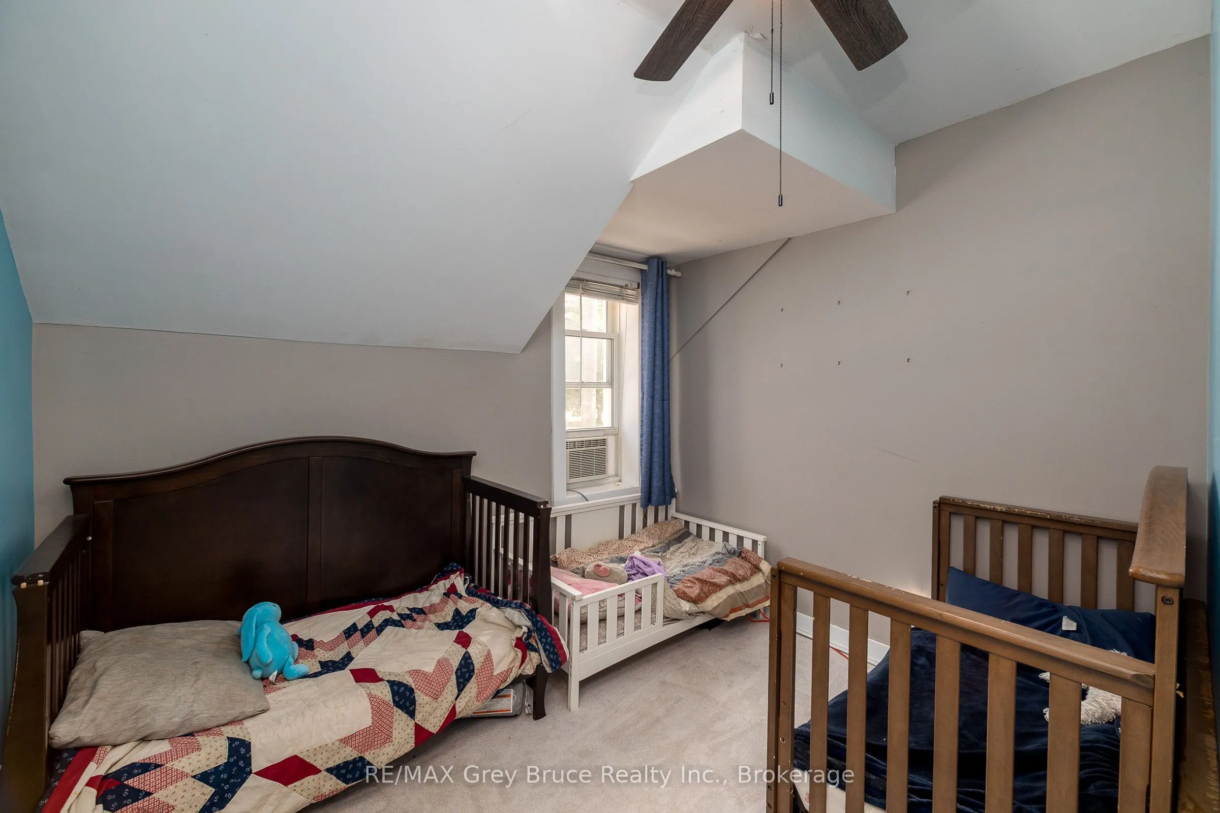 74 Yonge Street S