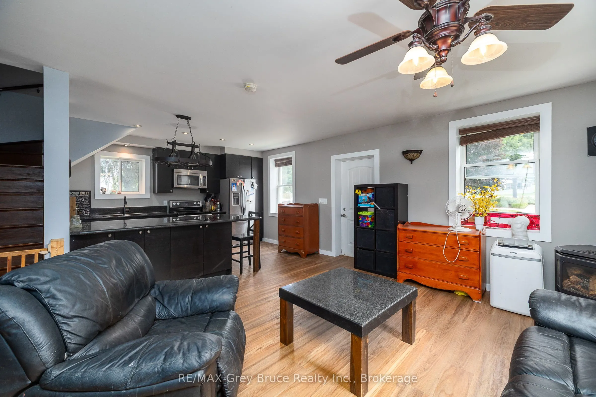 74 Yonge Street S