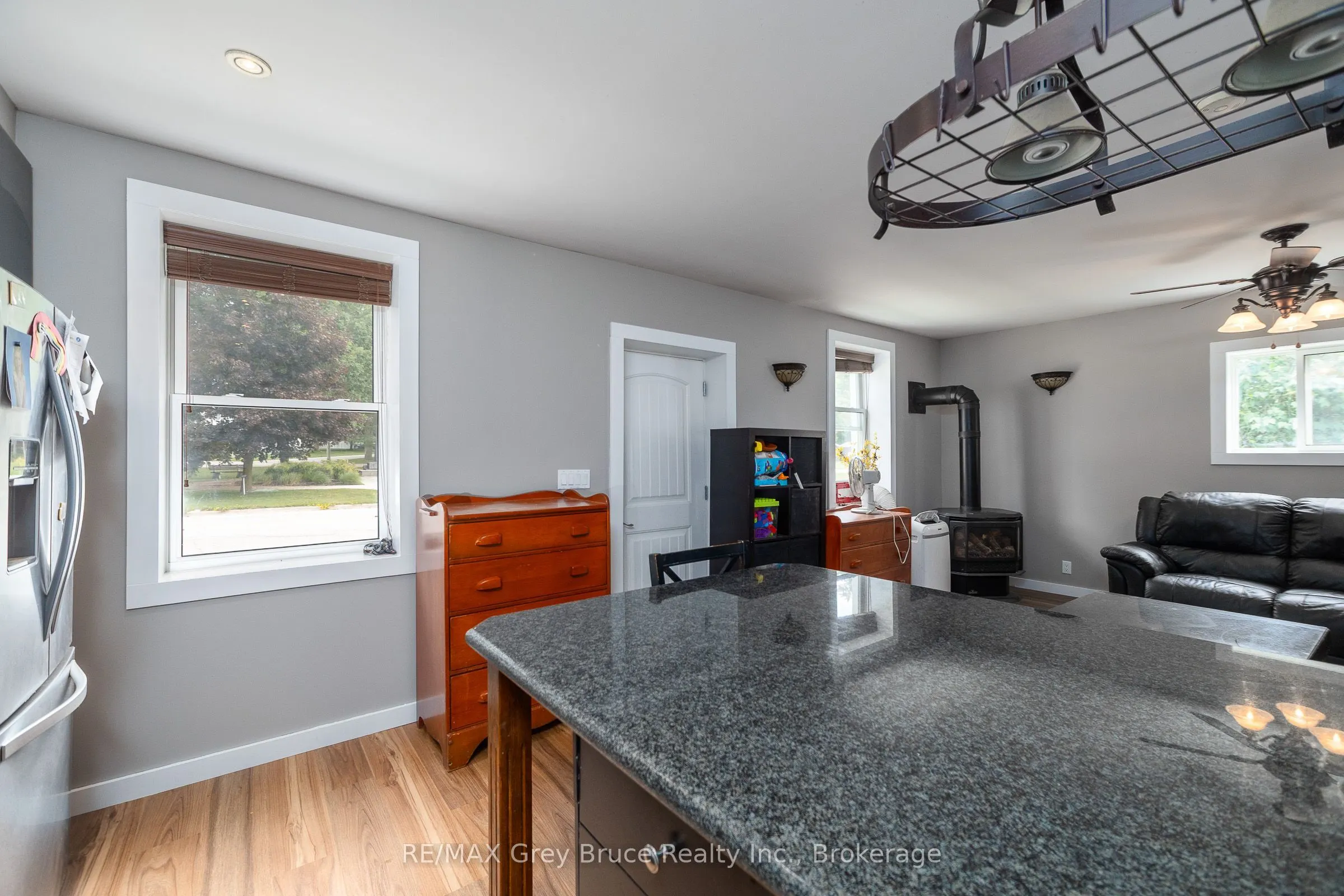 74 Yonge Street S