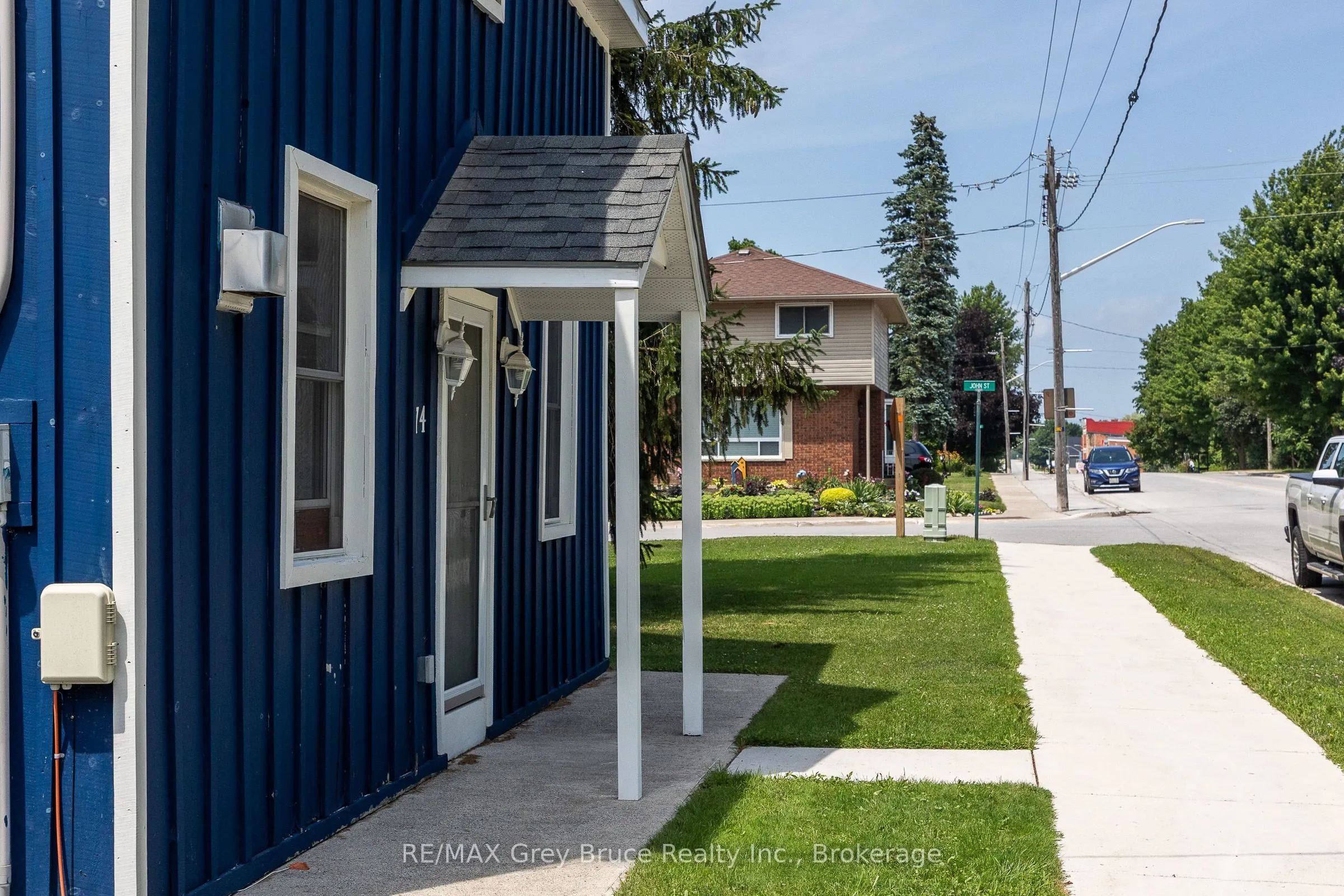 74 Yonge Street S