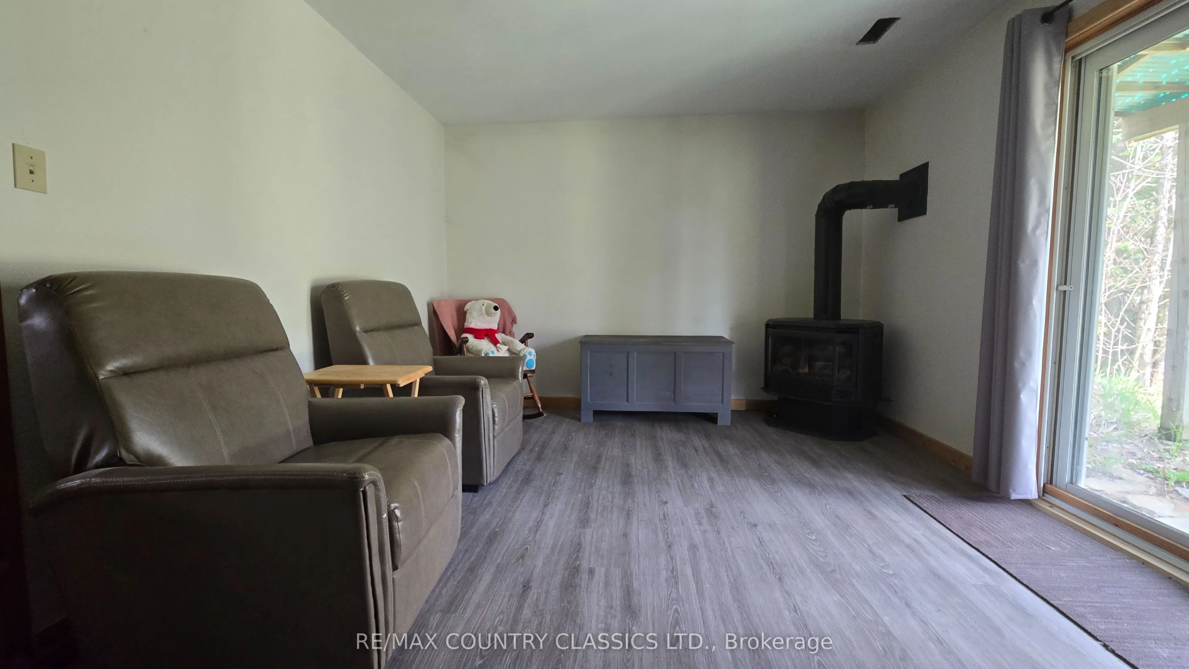 2445 Old Hastings Road