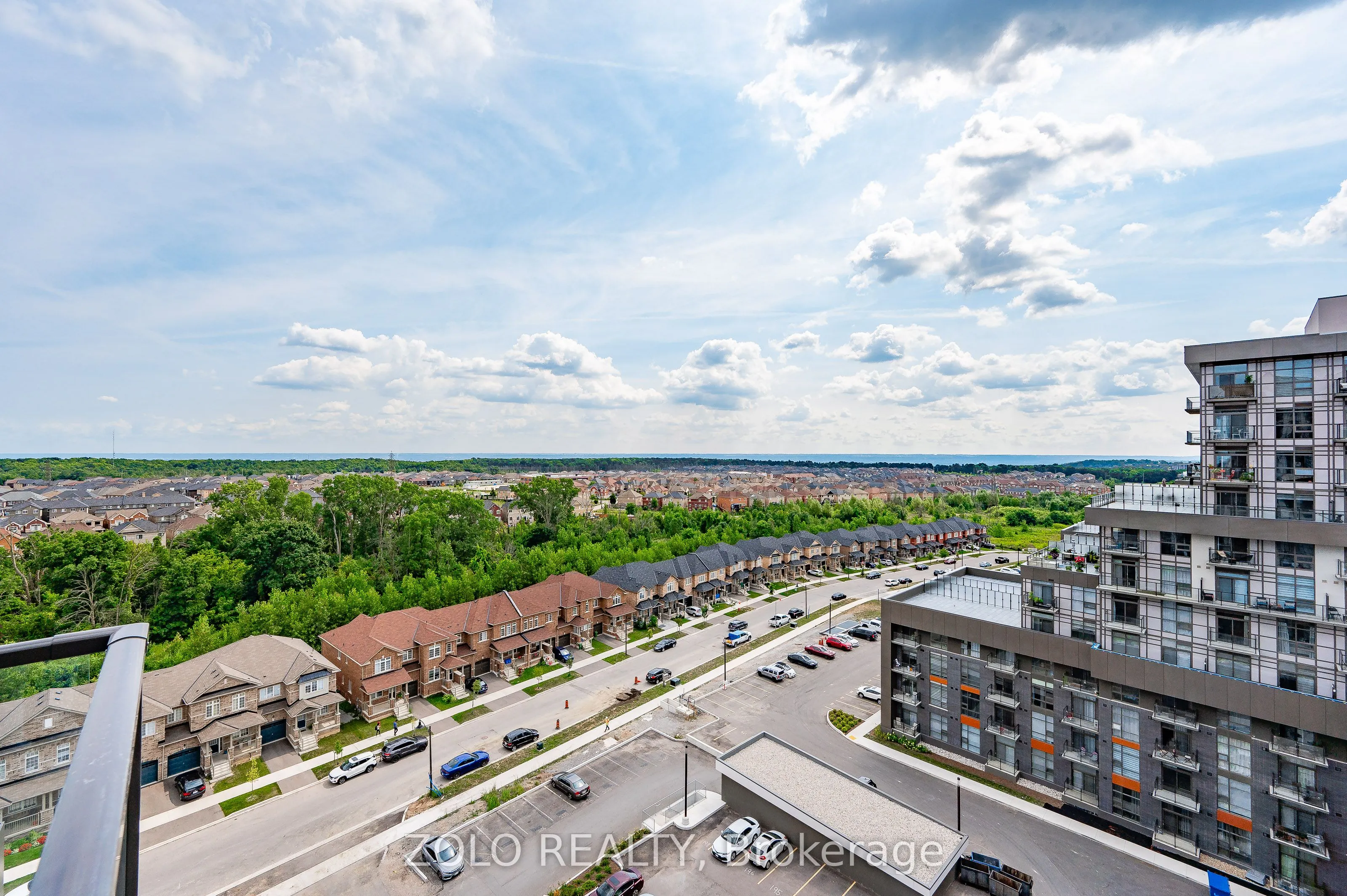 470 Dundas Street E #1011