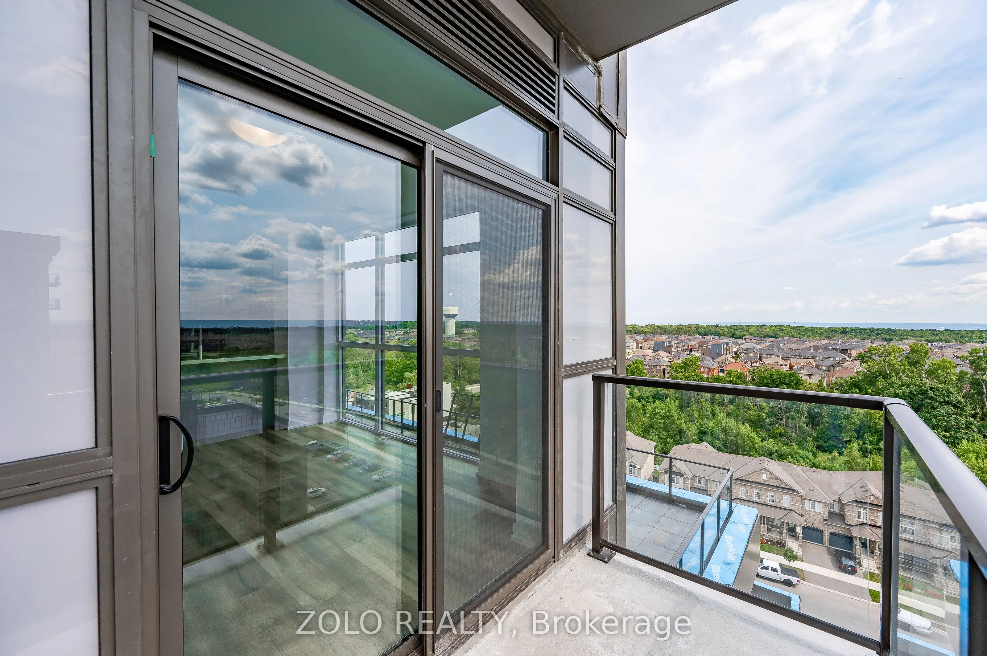 470 Dundas Street E #1011