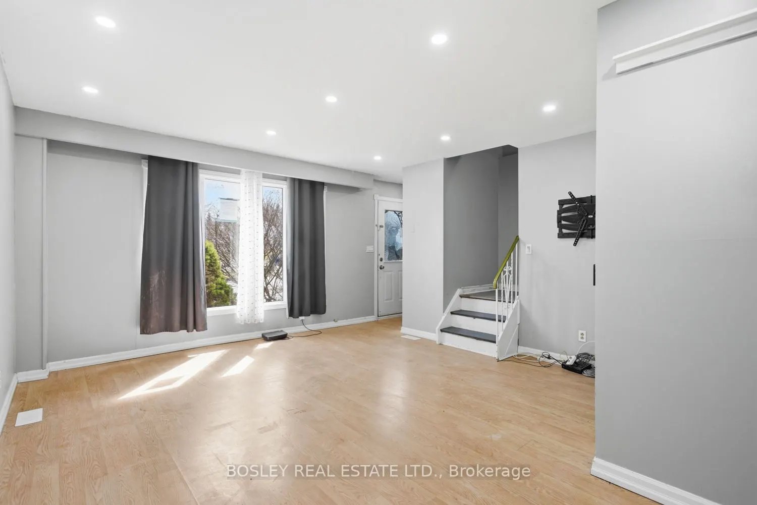 32A Crossley Drive