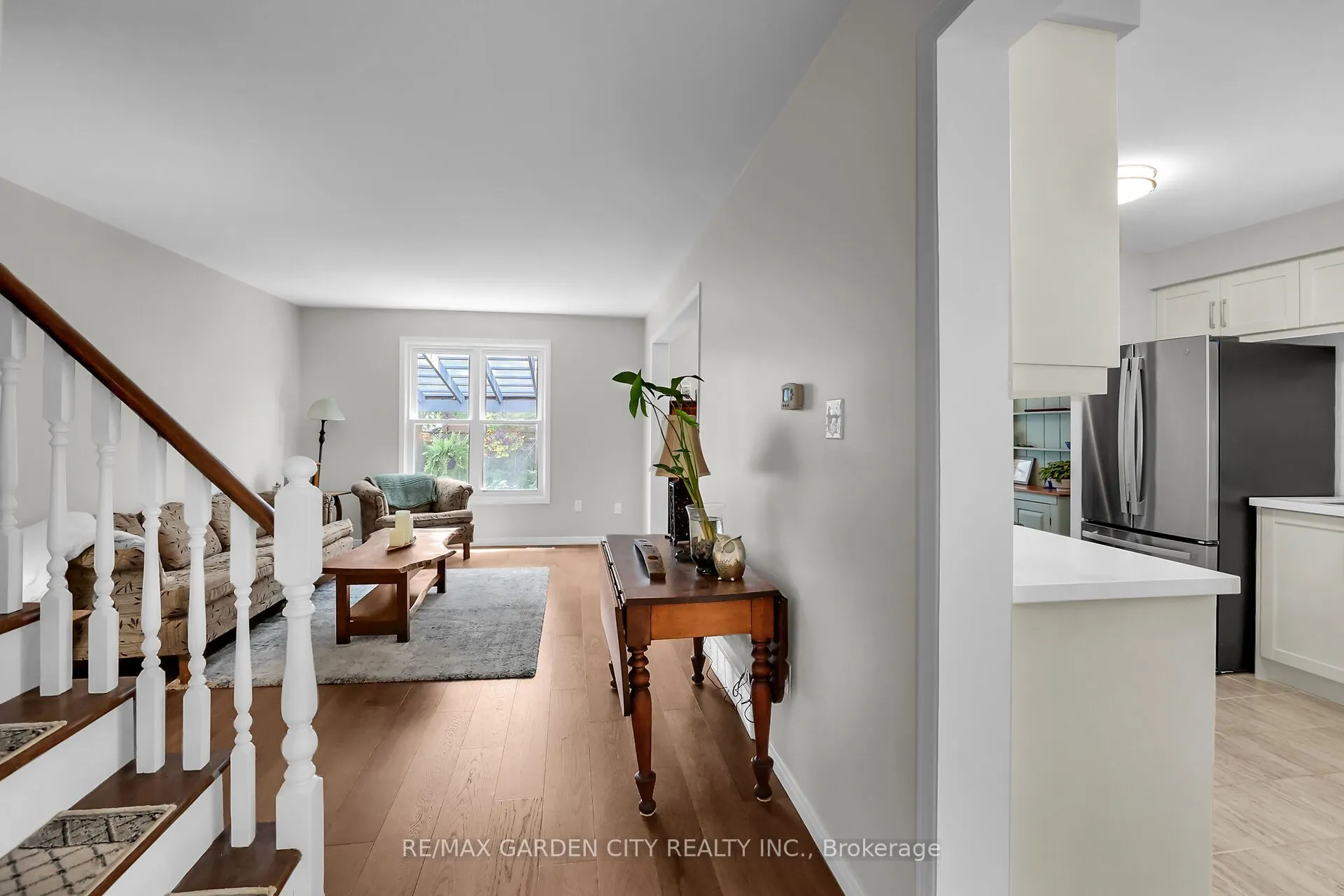 4542 Ivy Gardens Crescent