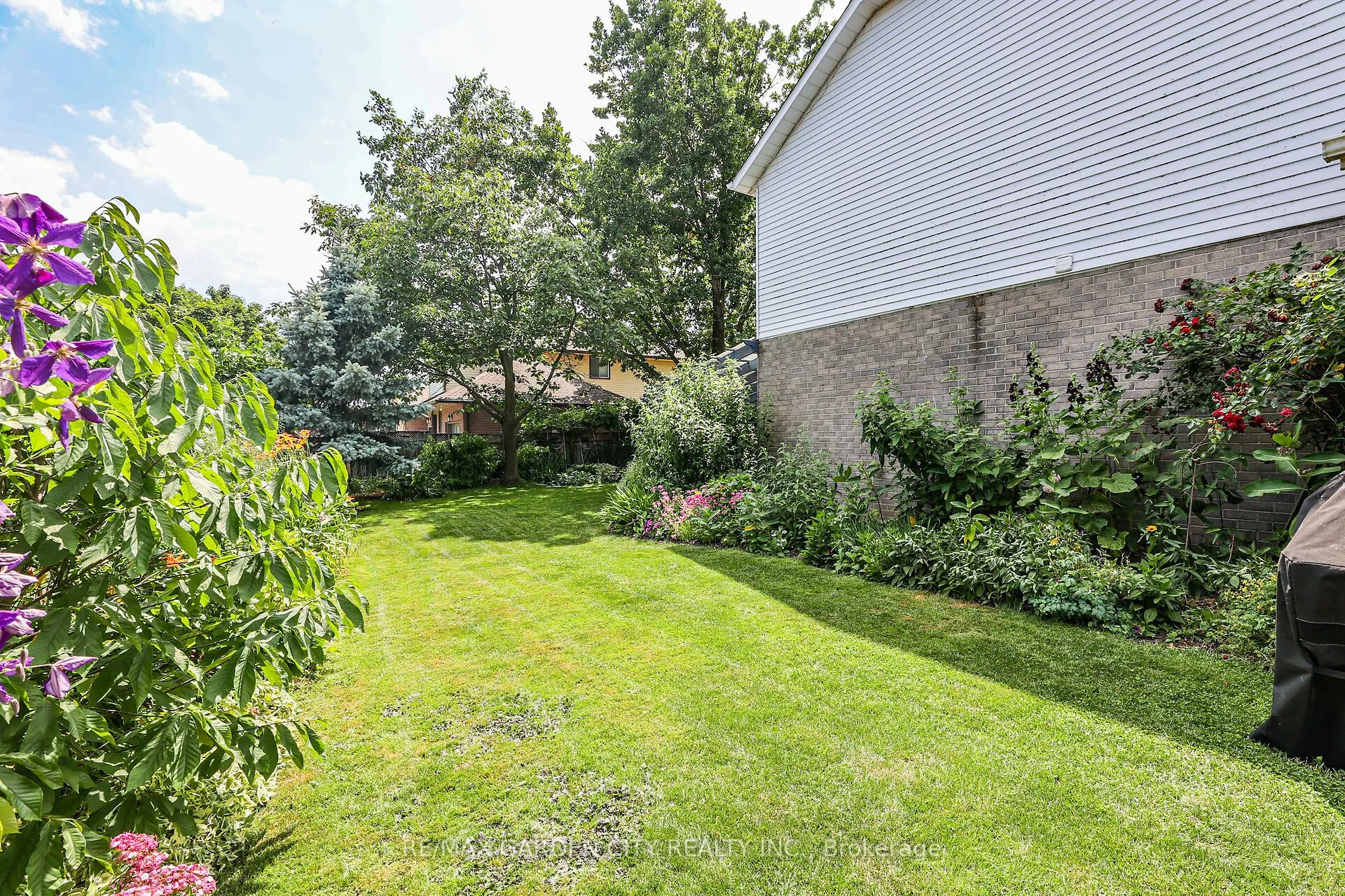 4542 Ivy Gardens Crescent