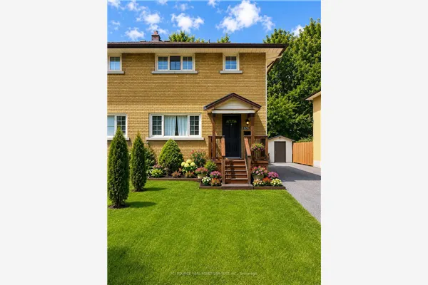 1126 Woodroffe Avenue