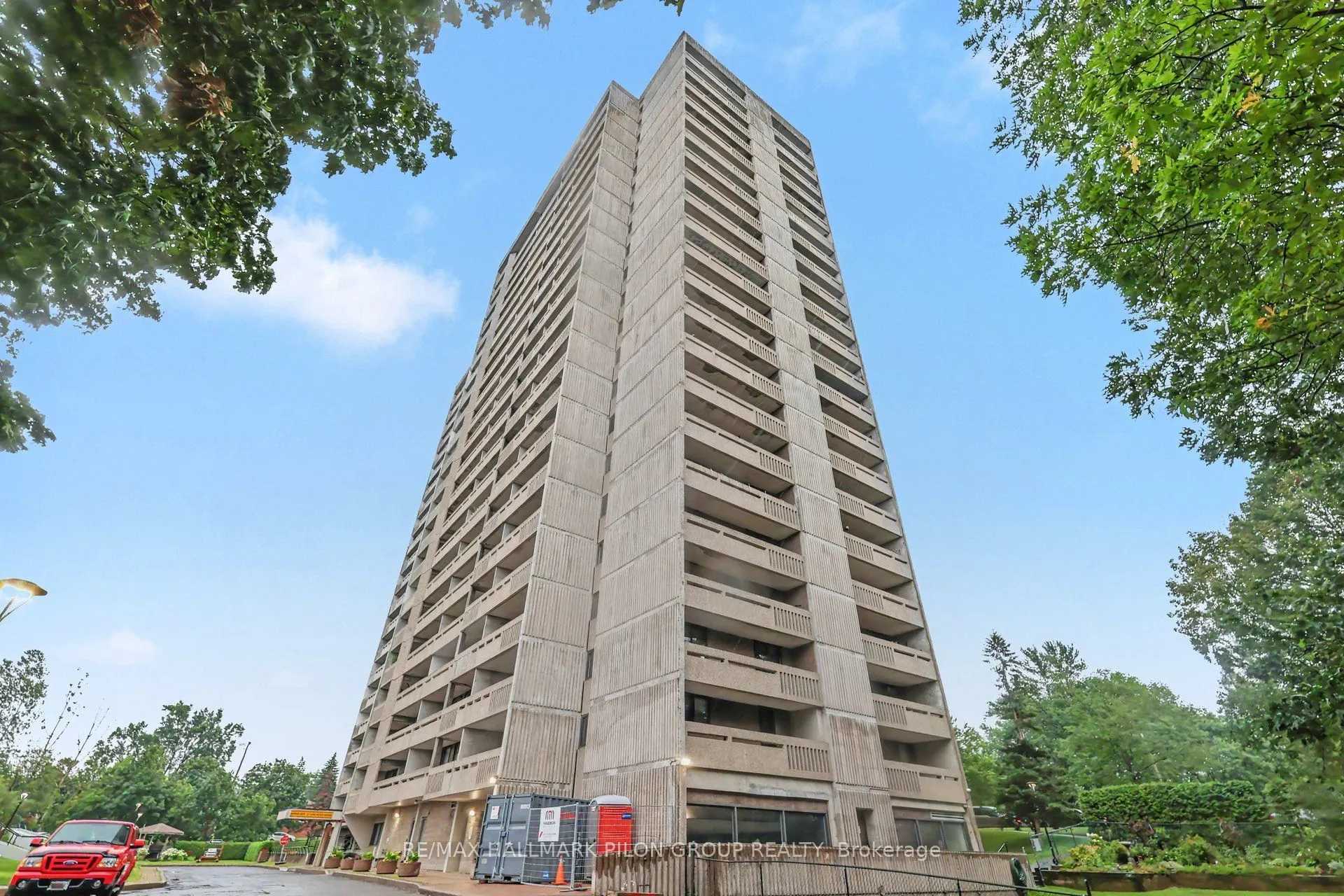 415 Greenview Avenue #1305